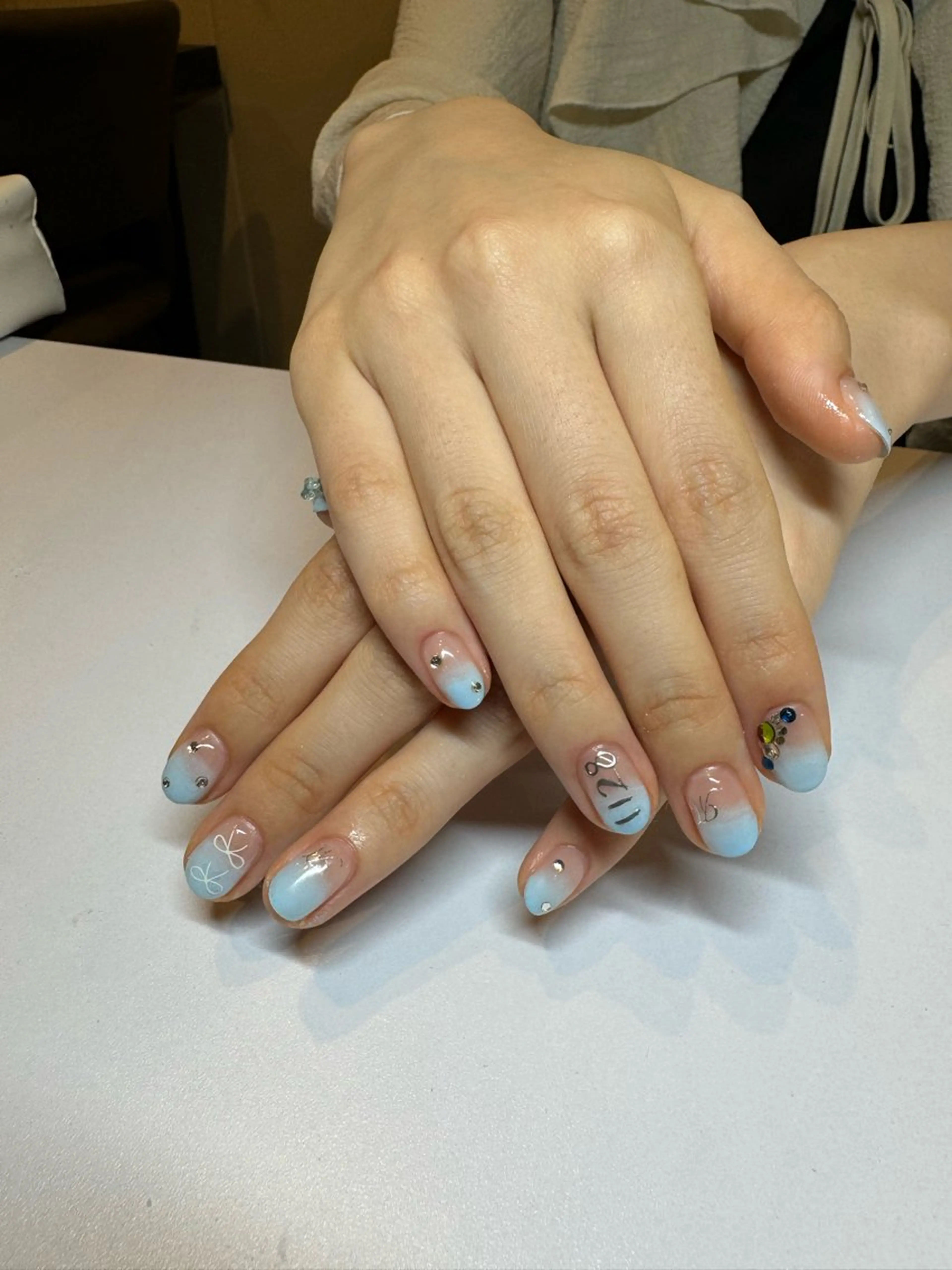 ネイル ハンドネイル 濱岡 咲のネイルデザイン