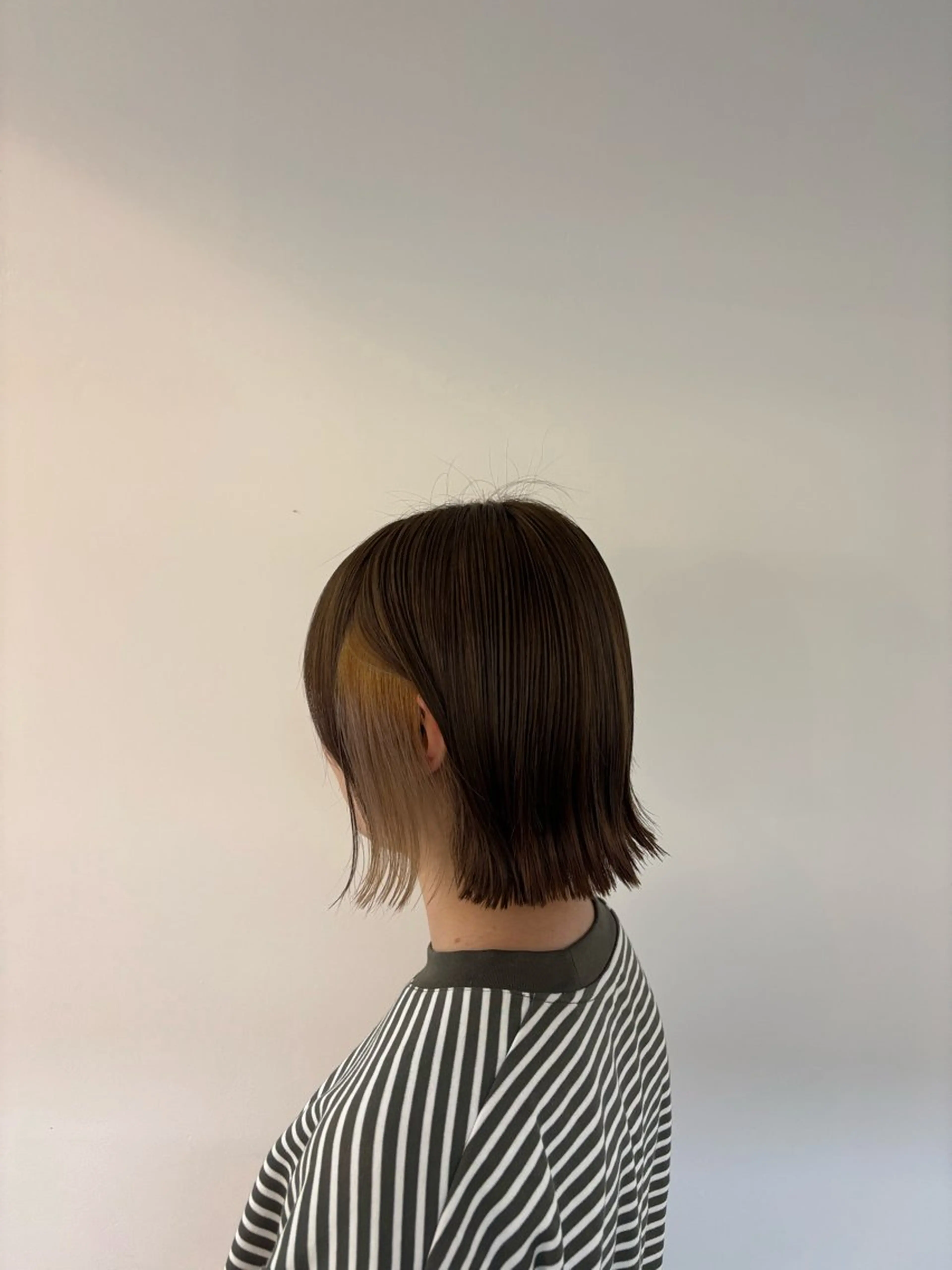 ショート ヘアカラー 小嶋 咲輝のヘアスタイル