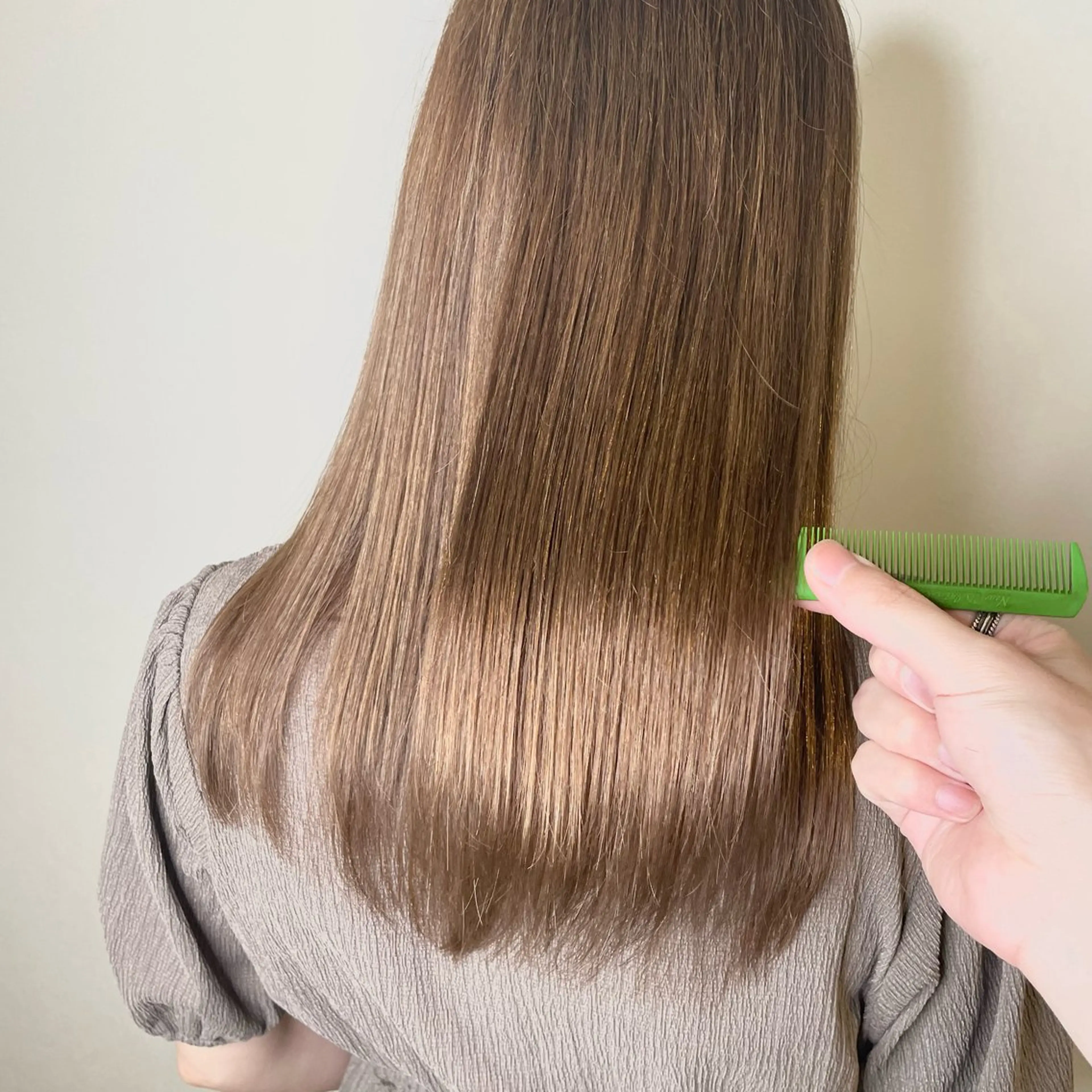 ロング カラー ブリーチ トリートメント 酸熱トリートメント トリートメント sutekinakoto日野所属・小島 勤夢のヘアスタイル