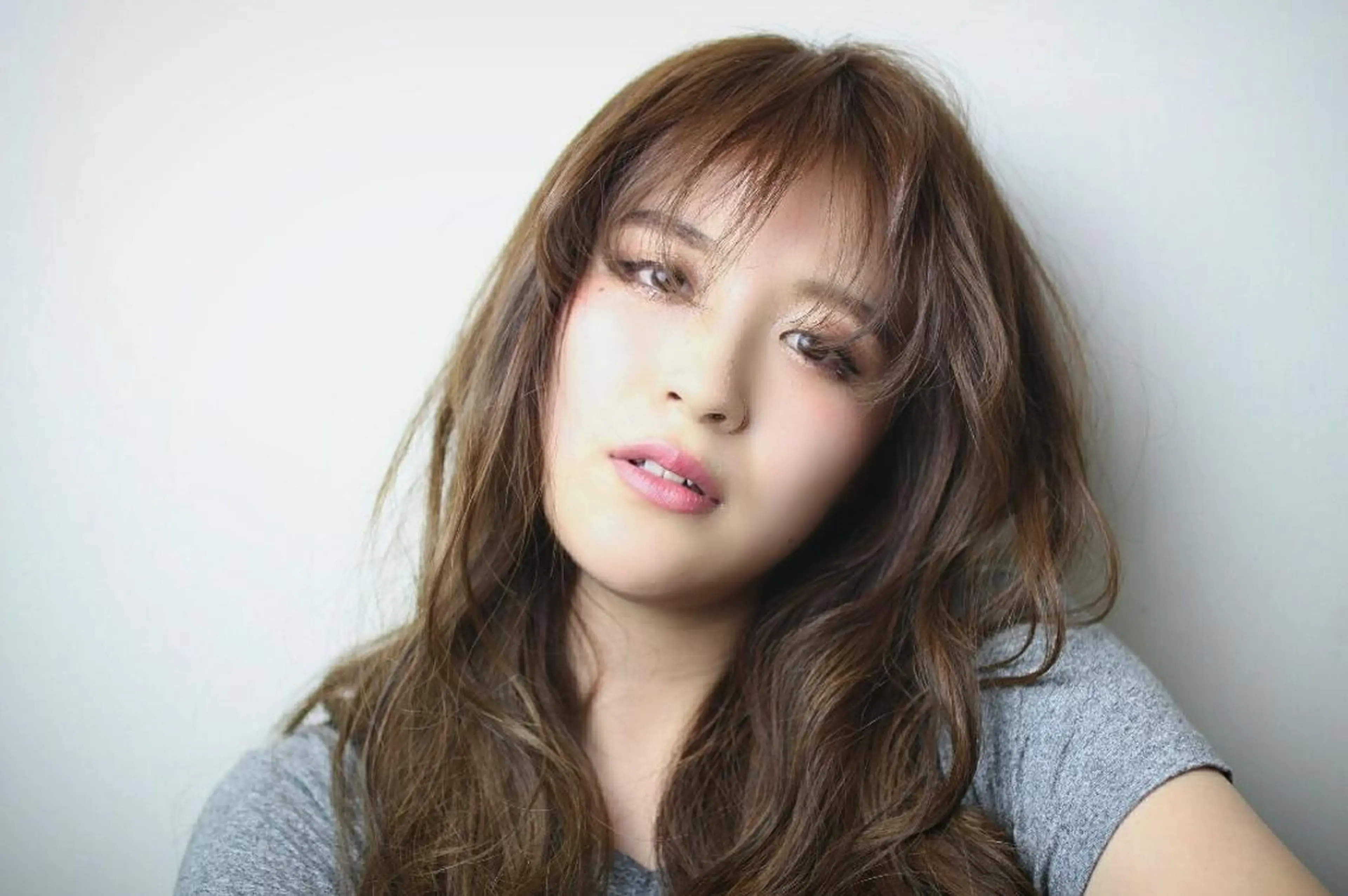 ロング カラー パーマ 岩出 俊のヘアスタイル