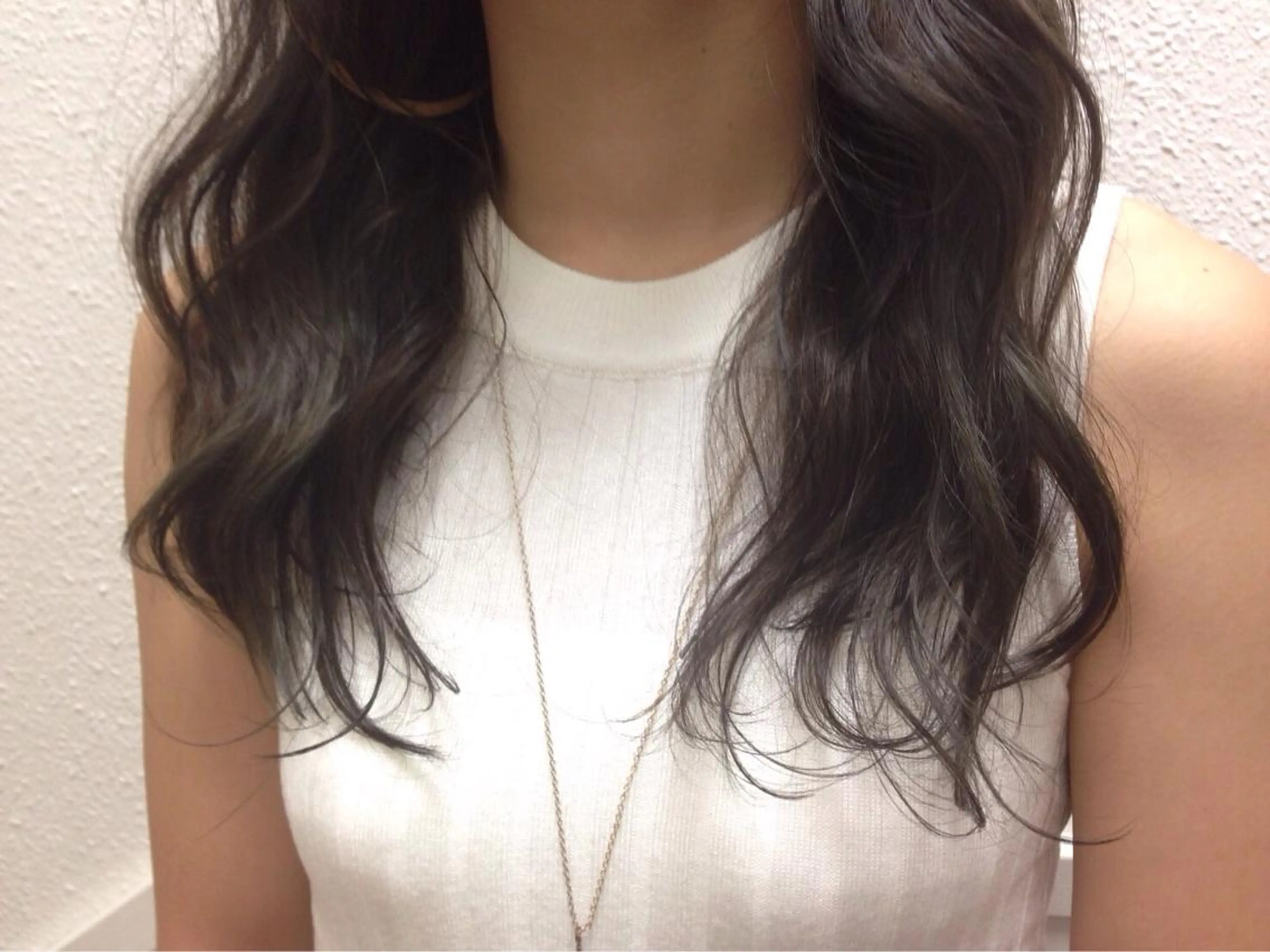 セミロング ロング カラー グレージュ にった みずきのヘアスタイル