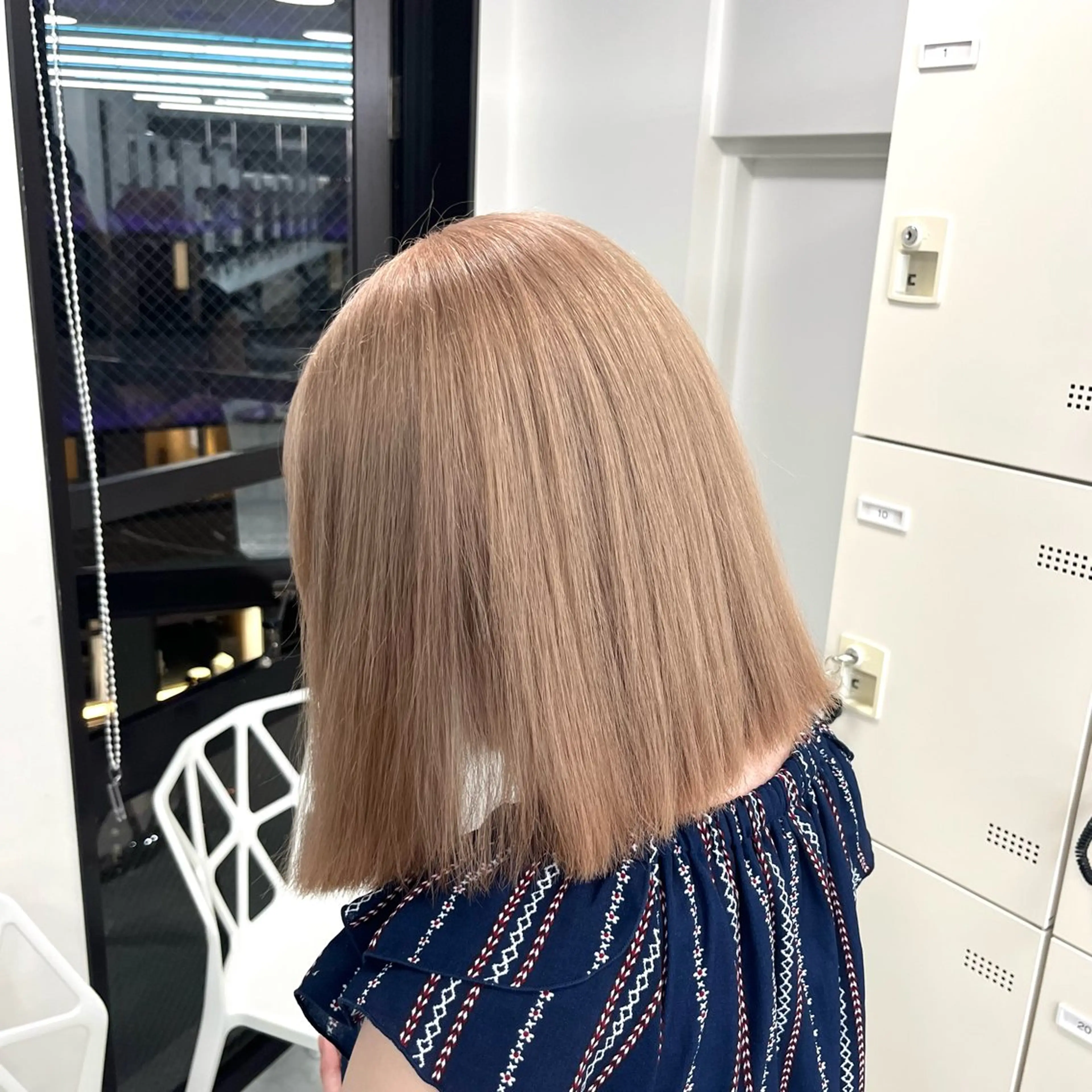 ミディアム カラー ベージュカラー ブリーチ ブロンド デザインカラー グレージュ ヘアカラー トリートメント 天神/ケアブリーチ/ 髪質改善/上質艶髪のヘアスタイル