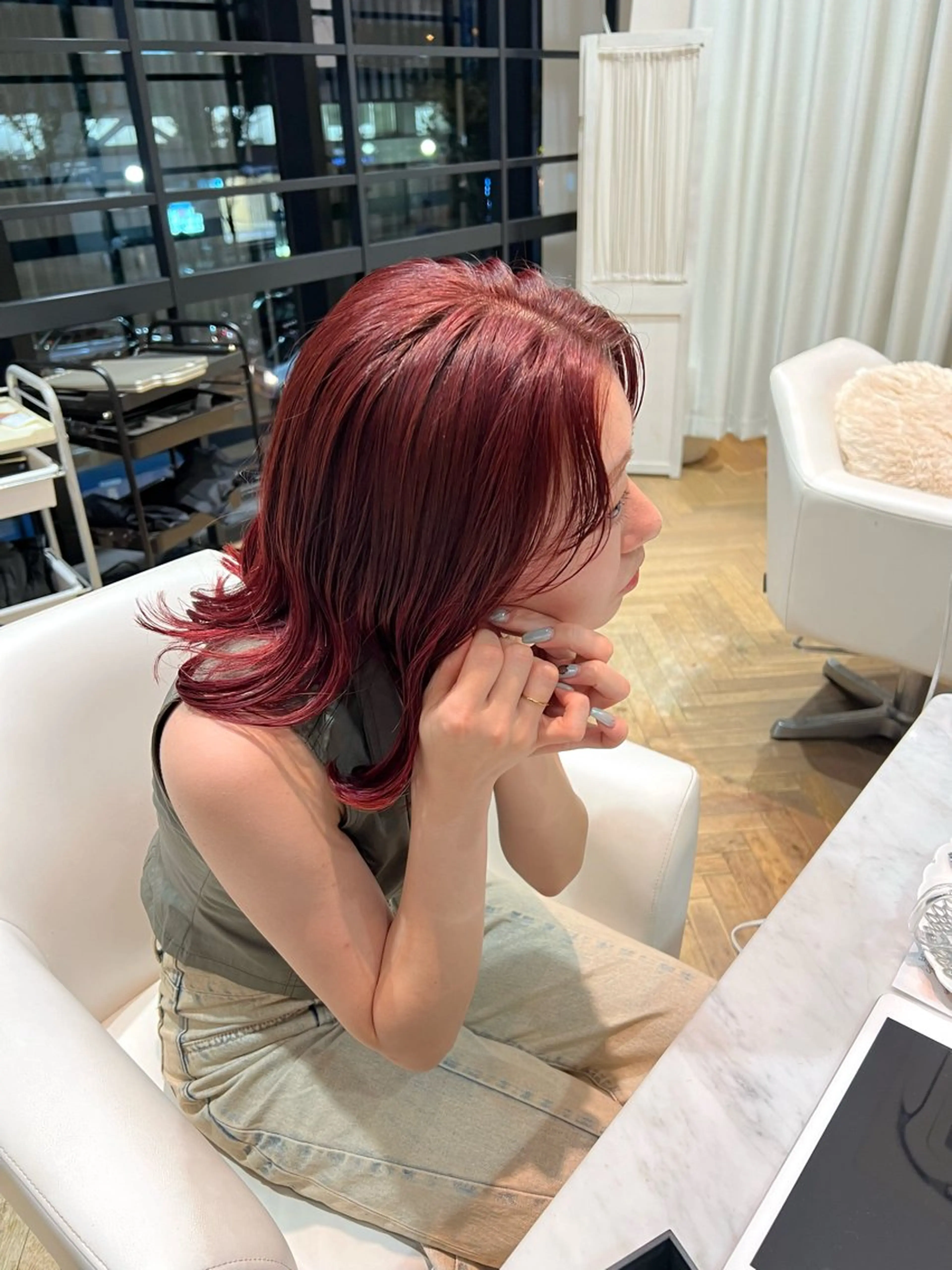 ミディアム カラー ボルドーカラー レッドカラー カット ヘアカラー トリートメント 似合わせ/レイヤー 💟SAEのヘアスタイル