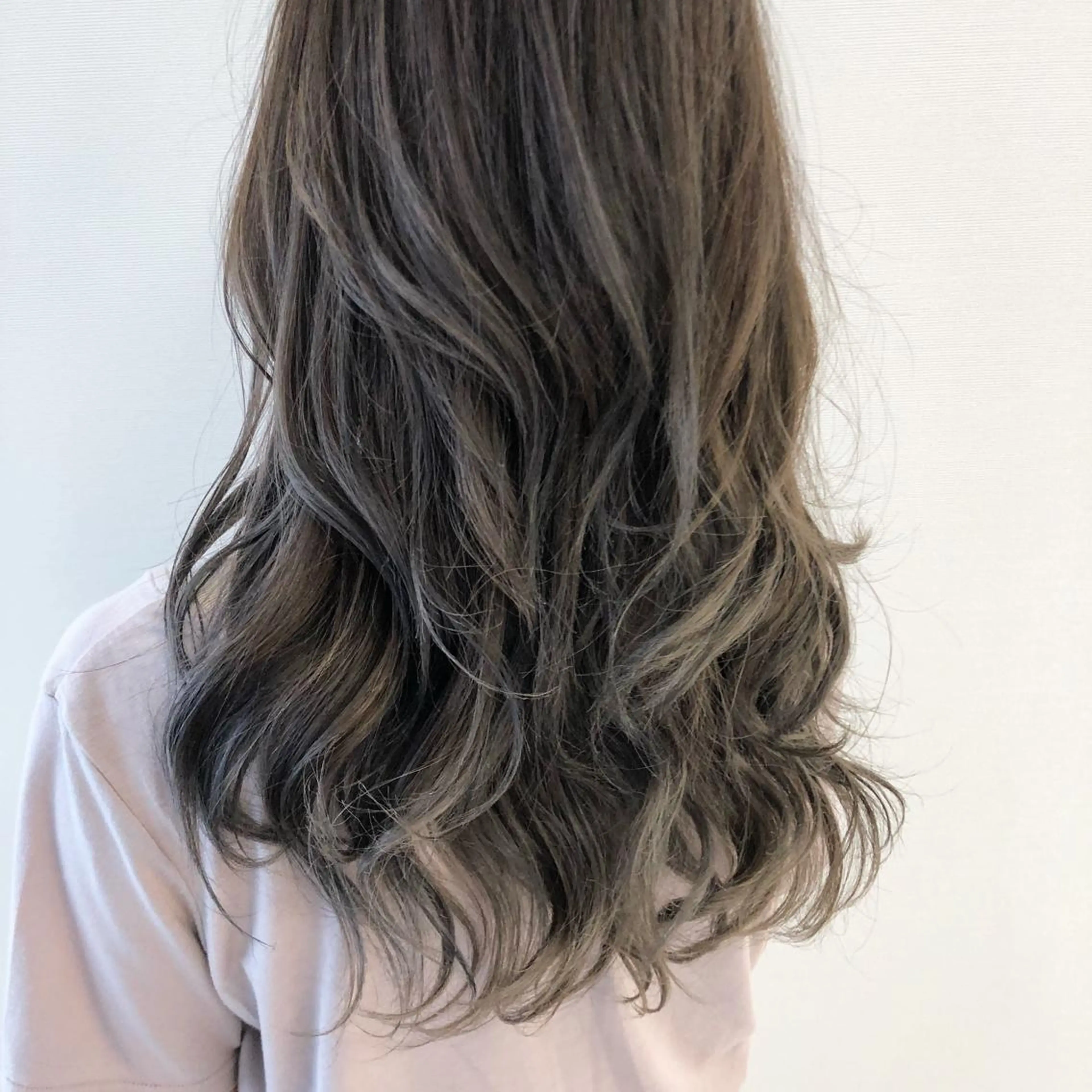 カラー 三鷹で1番ショート ボブをカットする新谷のヘアスタイル