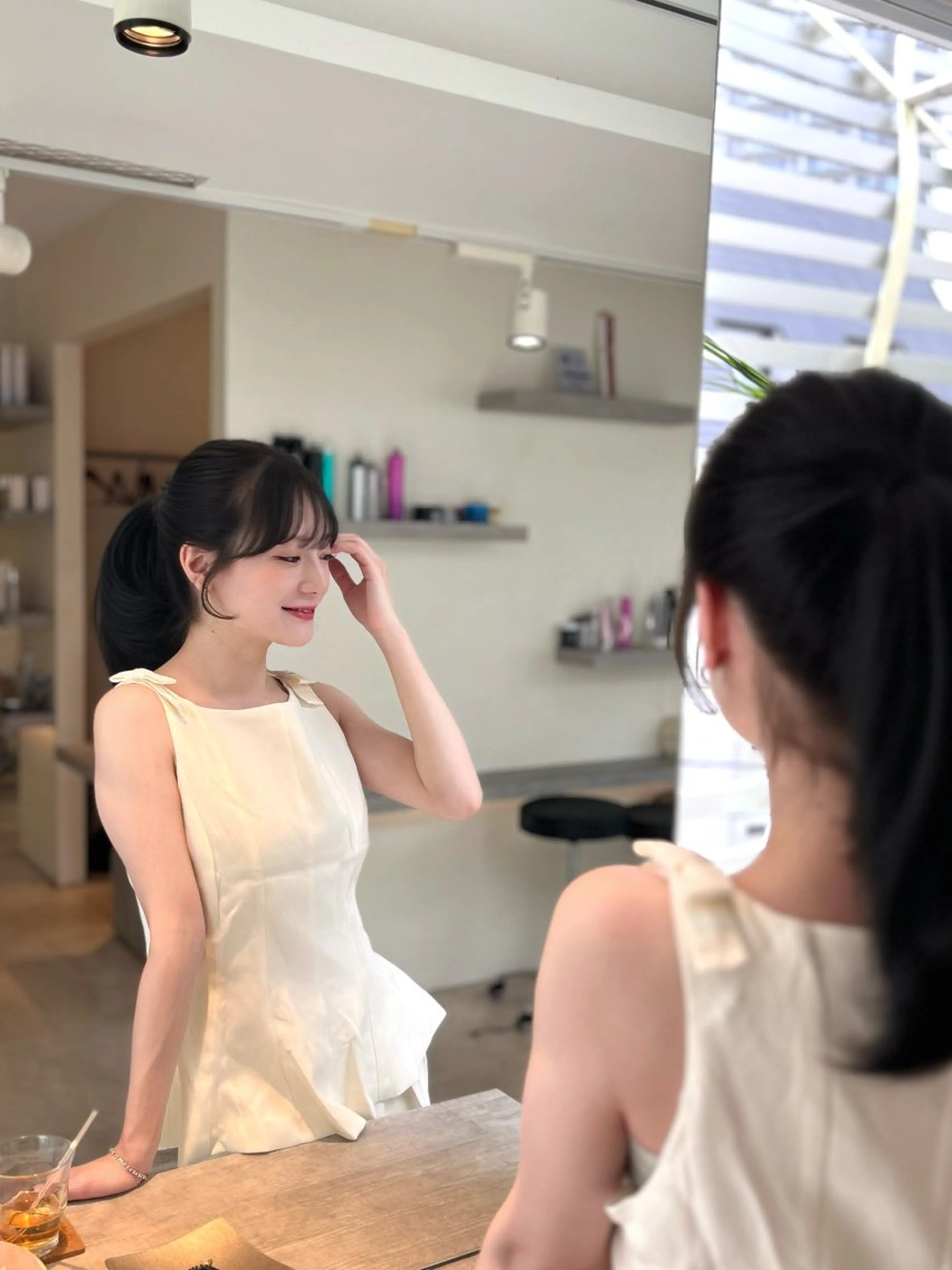 ミディアム 小顔カット 縮毛矯正 トリートメント カット ヘアカラー トリートメント ♥️透明感×抜け感 ベージュ/佑珠♥️のヘアスタイル