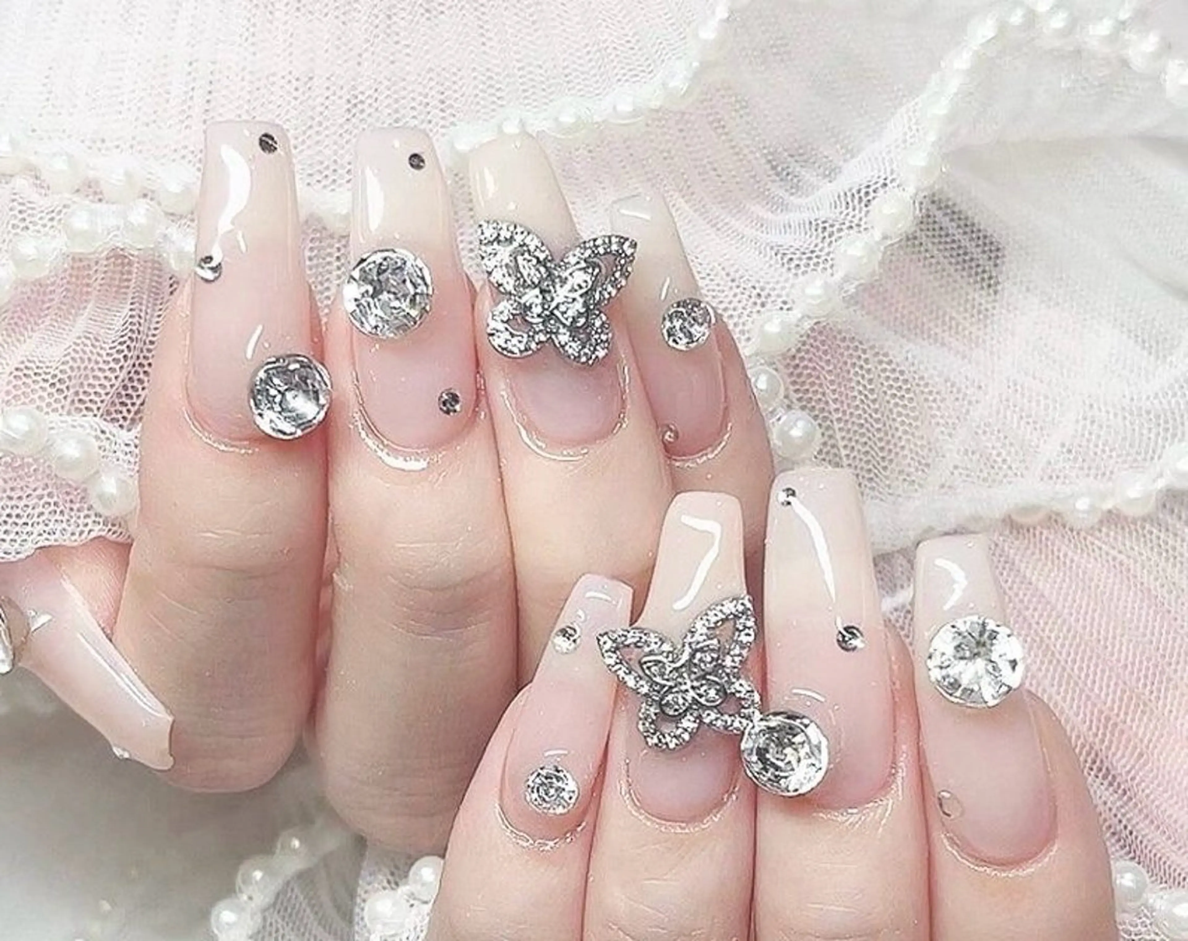 ネイル マグネットネイル ピンク ネイルチップ 冬ネイル クリスマス Lee Nailsのネイルデザイン