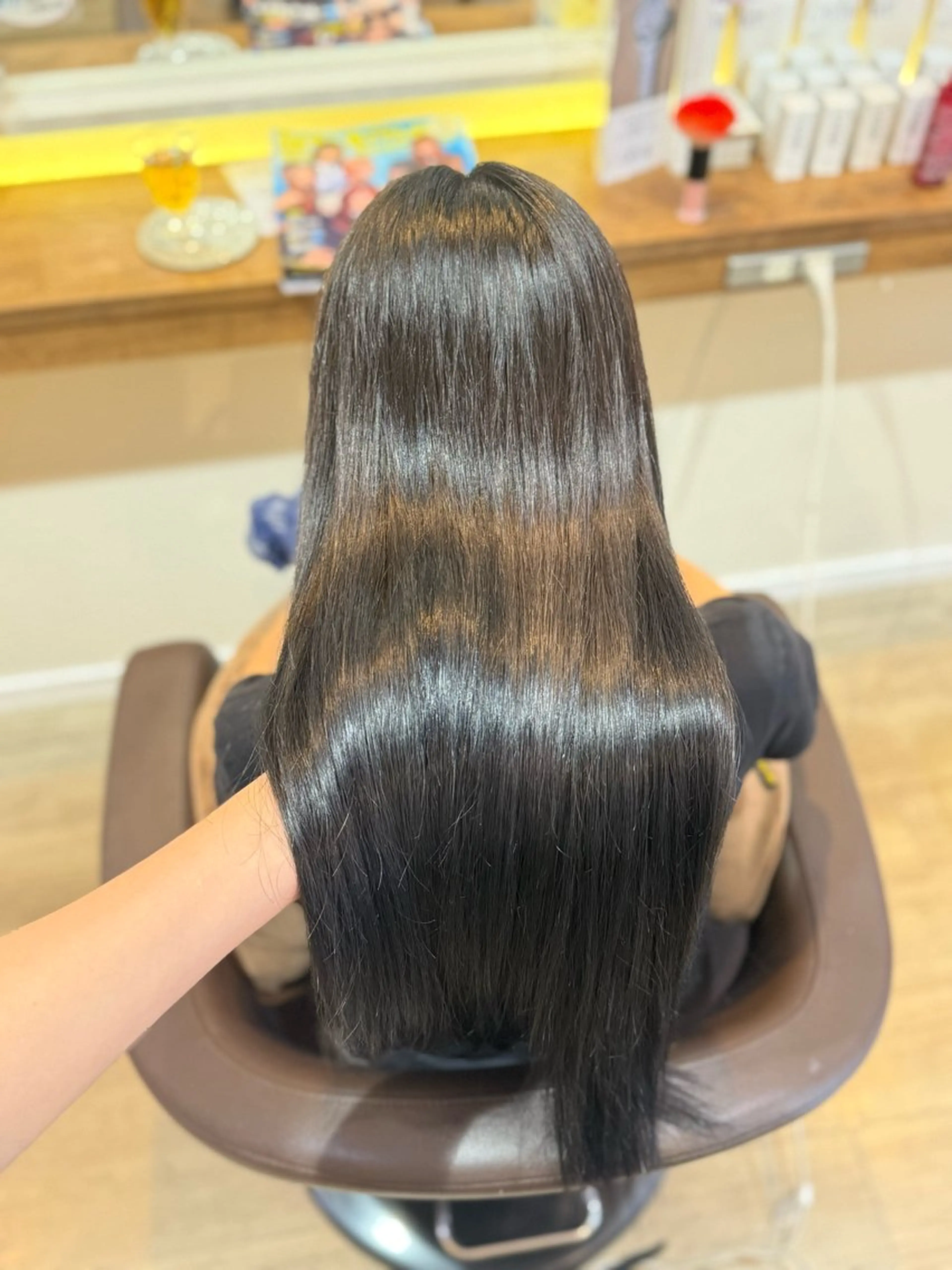 ロング カット ヘアカラー トリートメント 武原 虹音のヘアスタイル