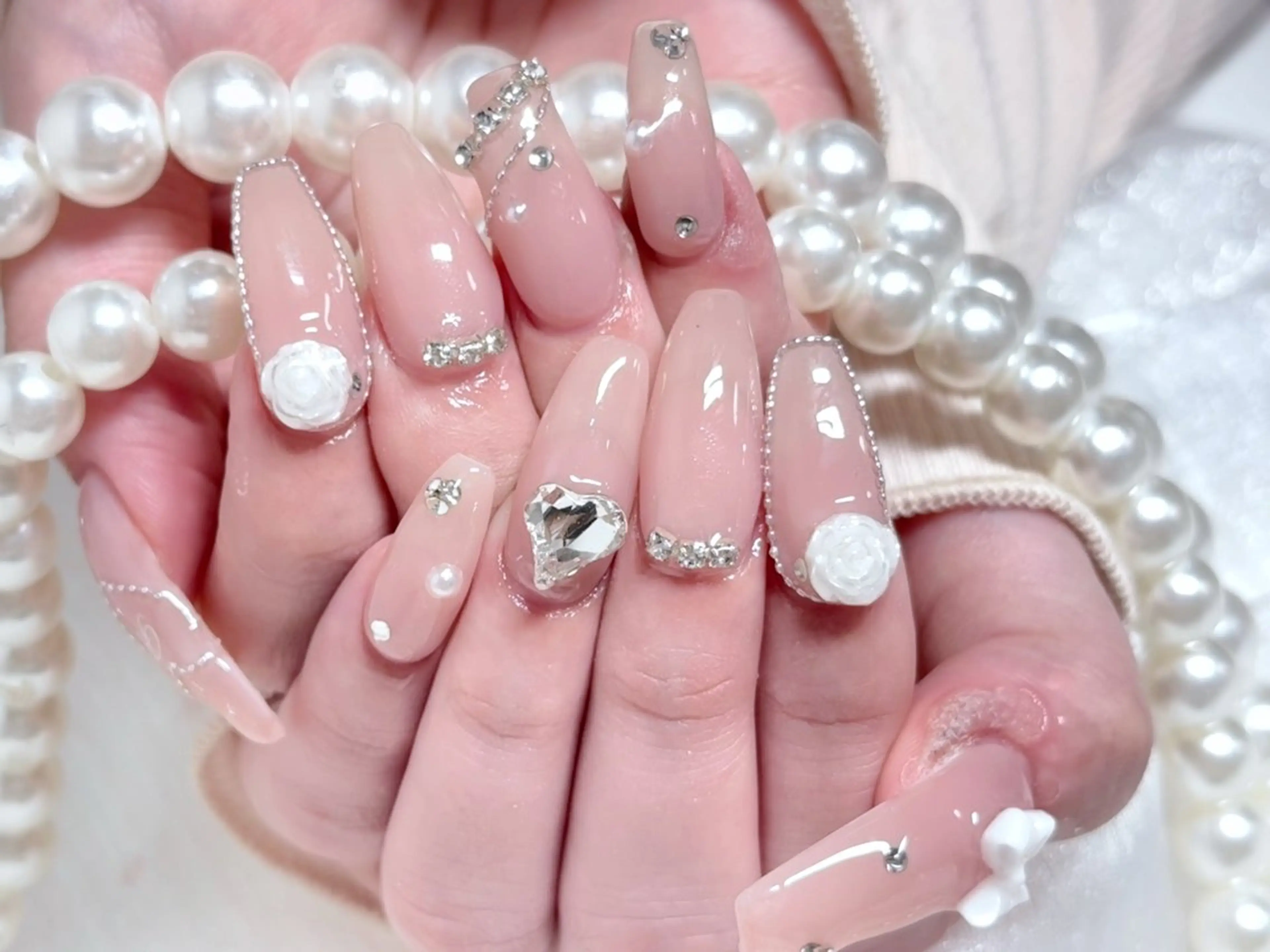 ネイル オーロラネイル 長さ出し フレンチネイル ガーリー キラキラネイル RIn 🎀のネイルデザイン