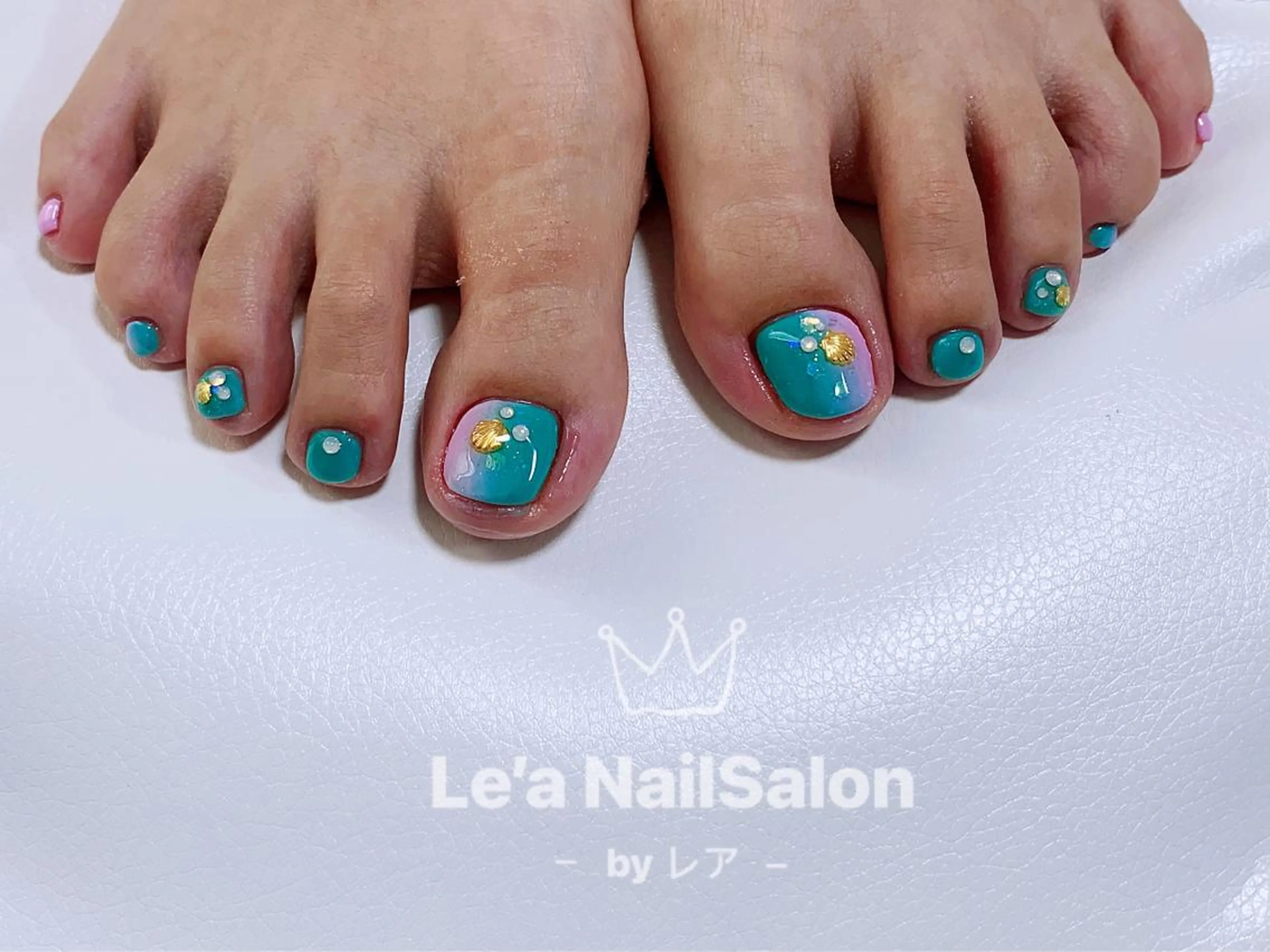 ショート カラー ネイル Le’a NailSalonのネイルデザイン