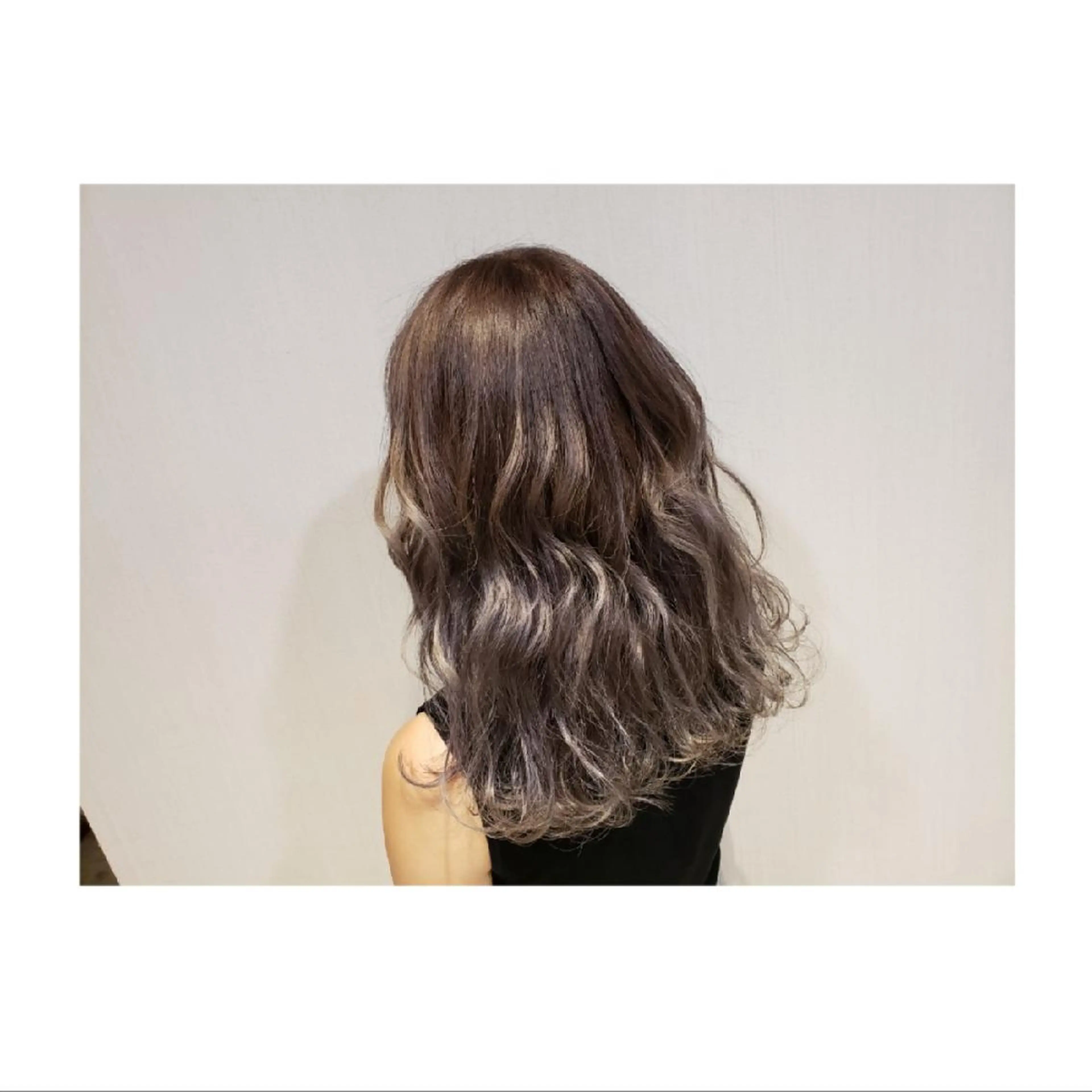 セミロング カラー Luana 矢場町のヘアスタイル