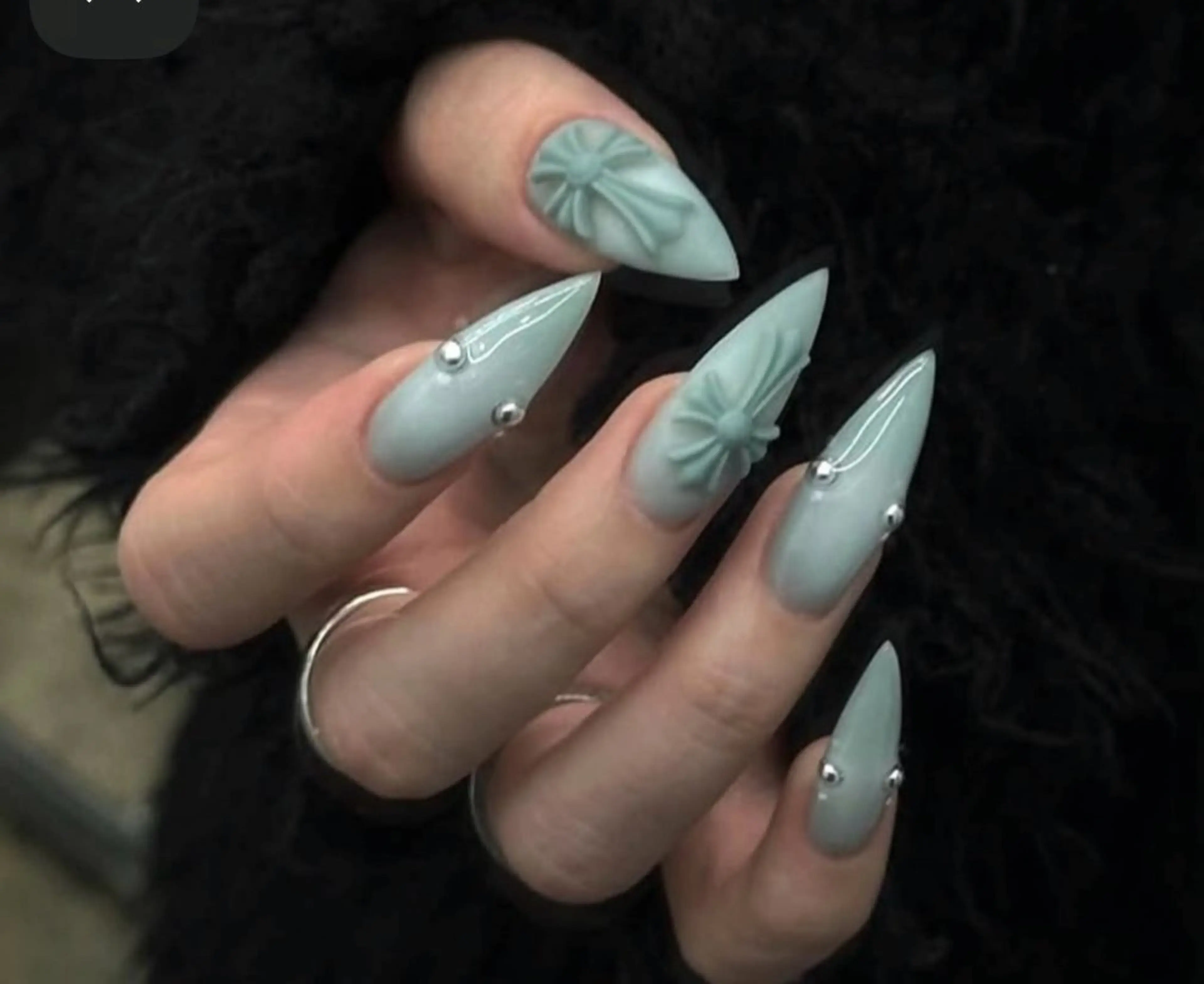 長さ出し、シンプル2​〜​4本アート、パーツ付け放題、クロス🉑の写真