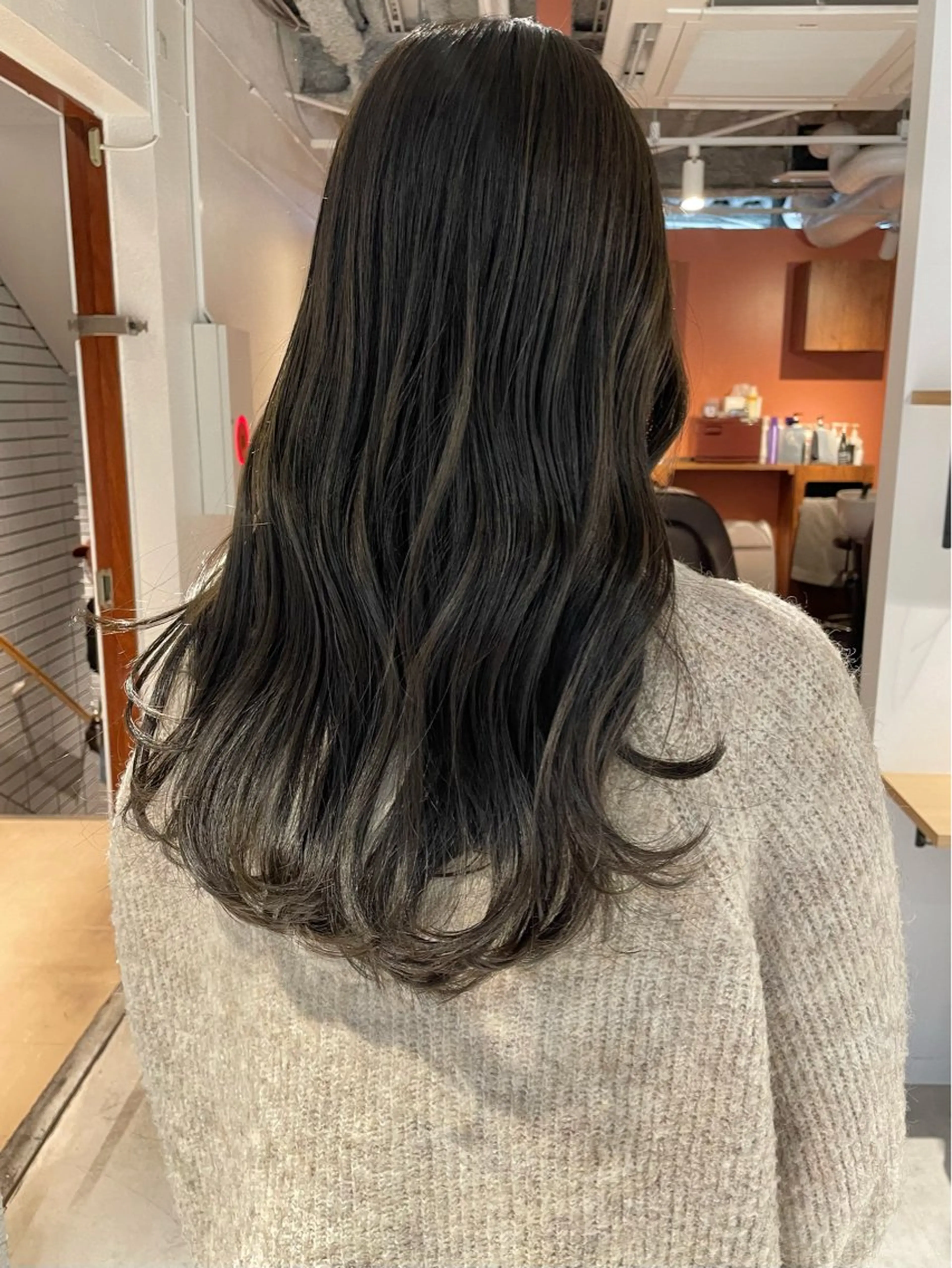 ロング カラー 🩰オリーブ/ ベージュ松本咲花🩰のヘアスタイル