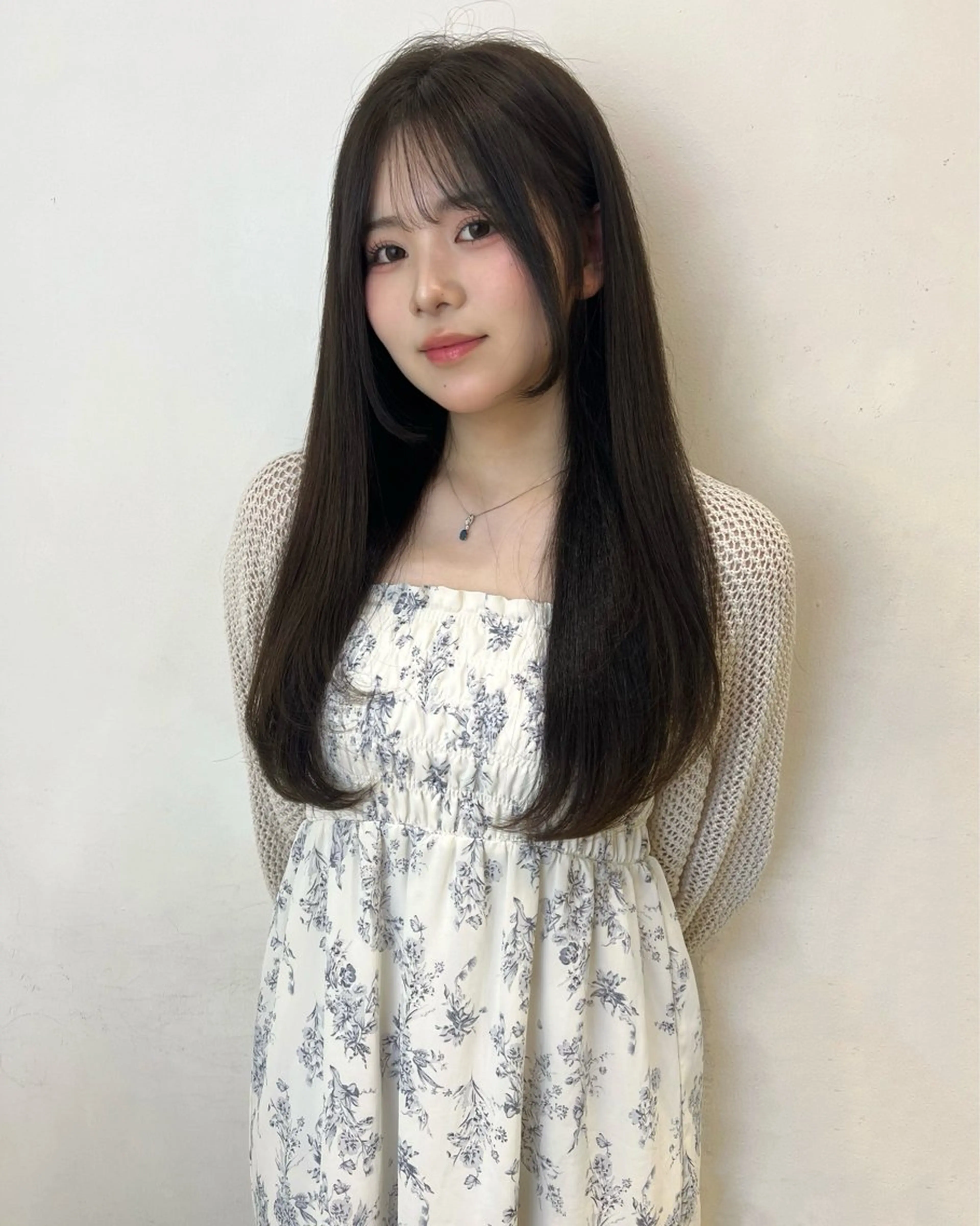 ロング レイヤーカット 'AXIS 栄 Konomiのヘアスタイル