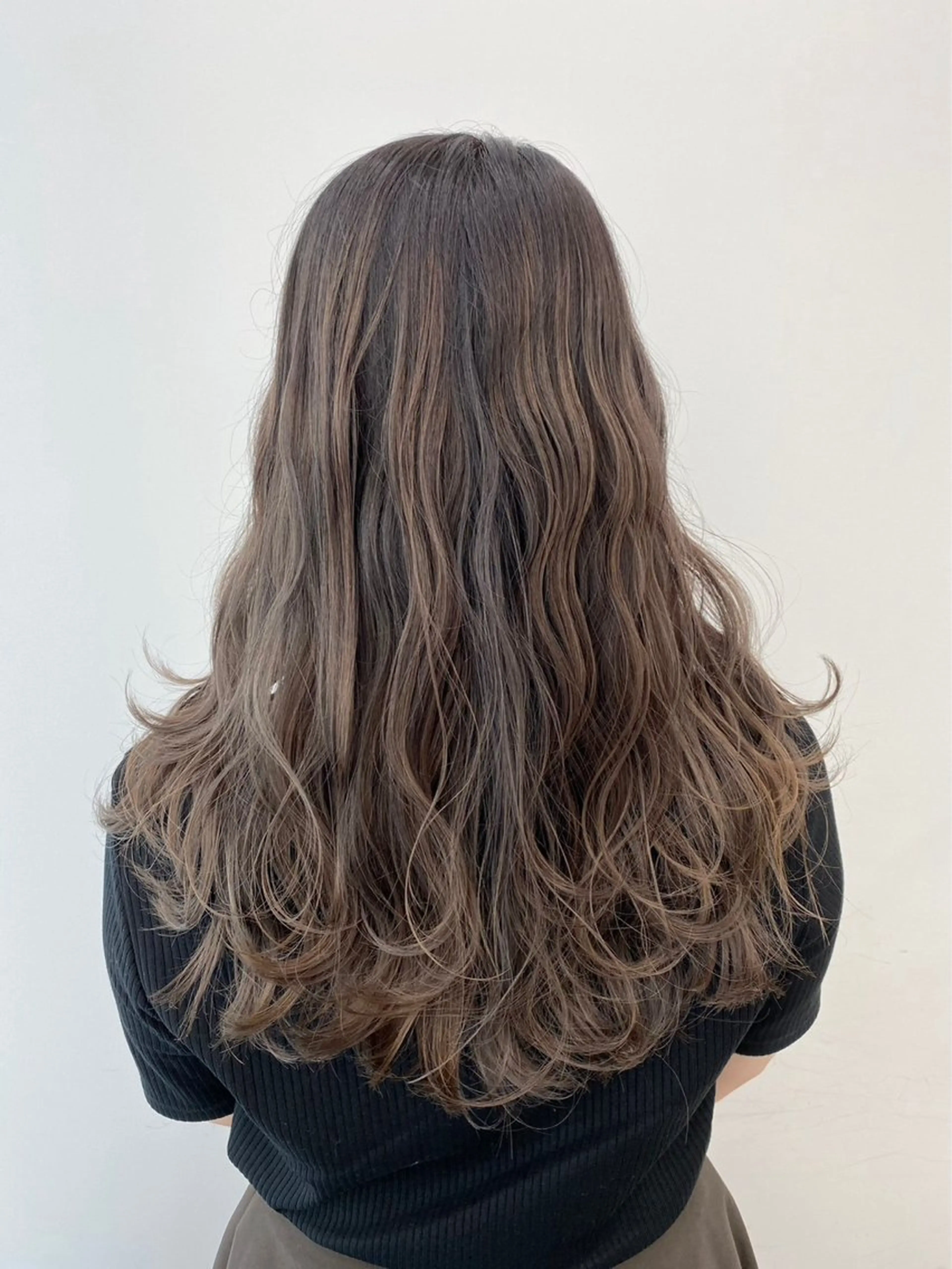 ロング 🌟透明感カラー モテ髪Ando🌟のヘアスタイル