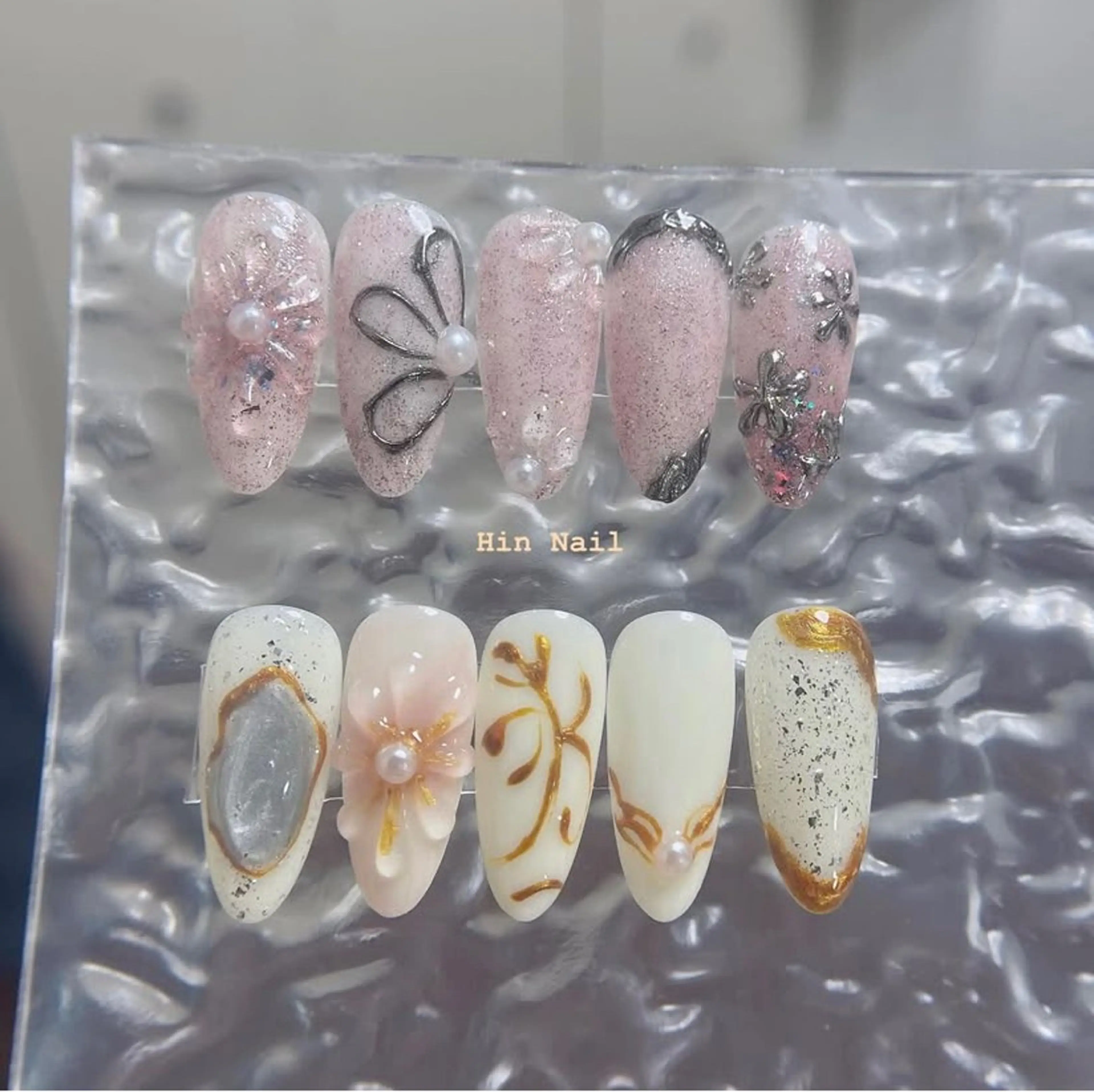 ネイル ハンドネイル Hin Nailsのネイルデザイン
