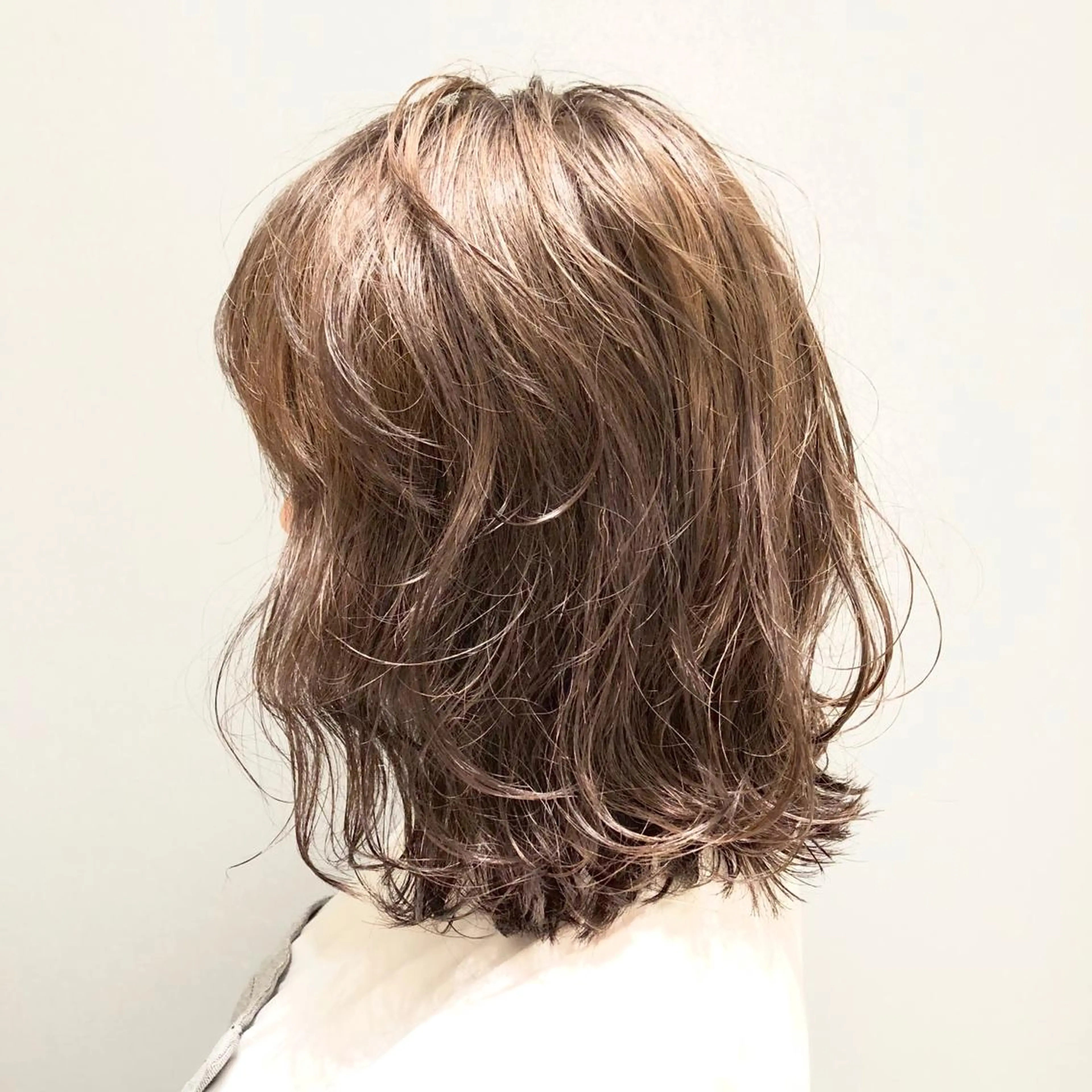 ミディアム カラー グレージュ カット ヘアカラー 🌈ぷる艶カラー🌈 髪質改善👑柳沼尚貴のヘアスタイル