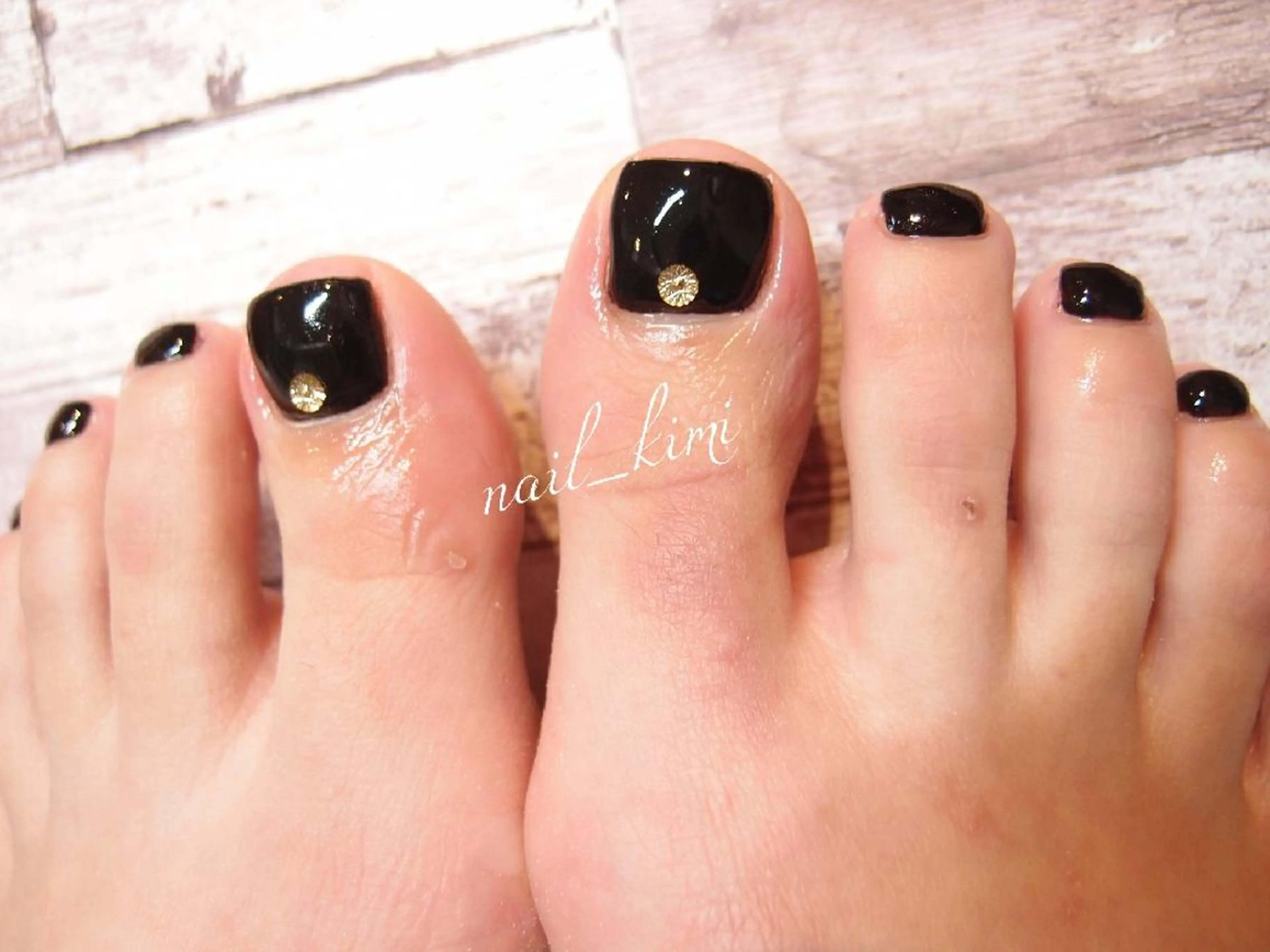 ネイル フットネイル ワンカラーネイル ConneQt所属・ETHOSENSE. kimikaのネイルデザイン