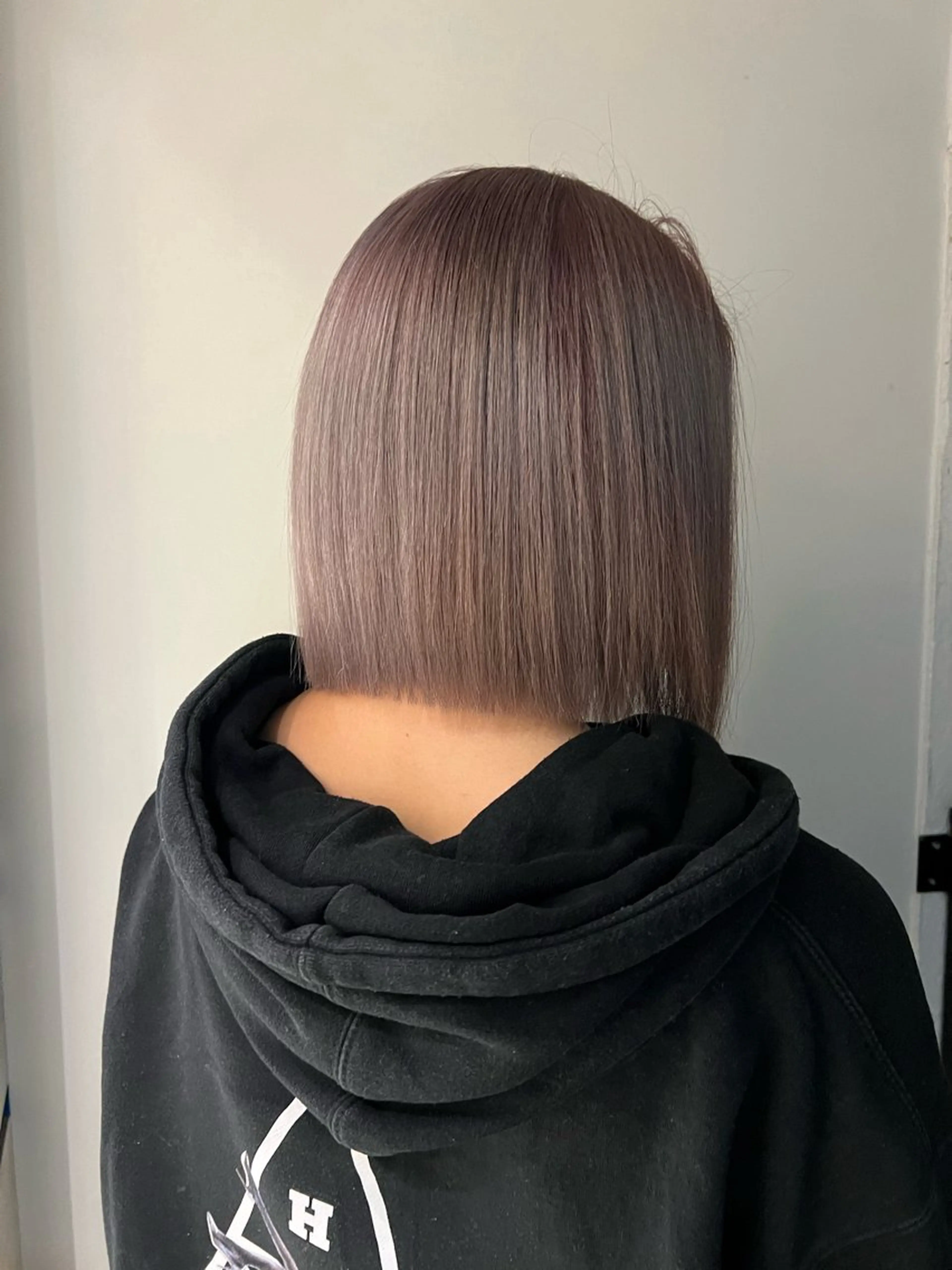 ショート カラー グレージュ ハイトーンカラー ラベンダーカラー ラベンダーグレージュ ラベンダーグレー ヘアカラー トリートメント 🎨カラー満足度 500%💫ヅル💫のヘアスタイル