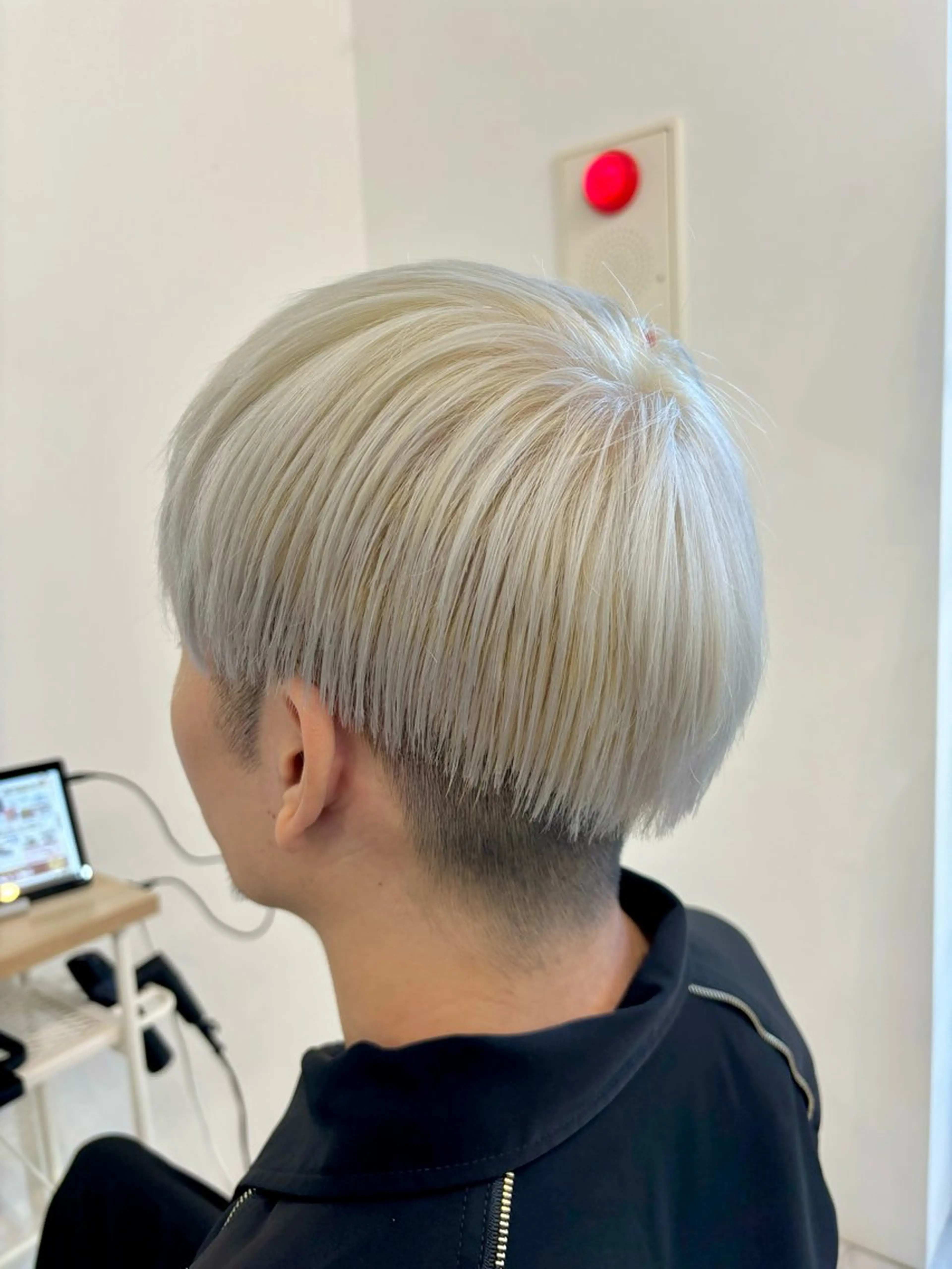 カラー メンズ メンズブリーチ ブリーチ ヘアカラー トリートメント 松井 敬太郎のヘアスタイル