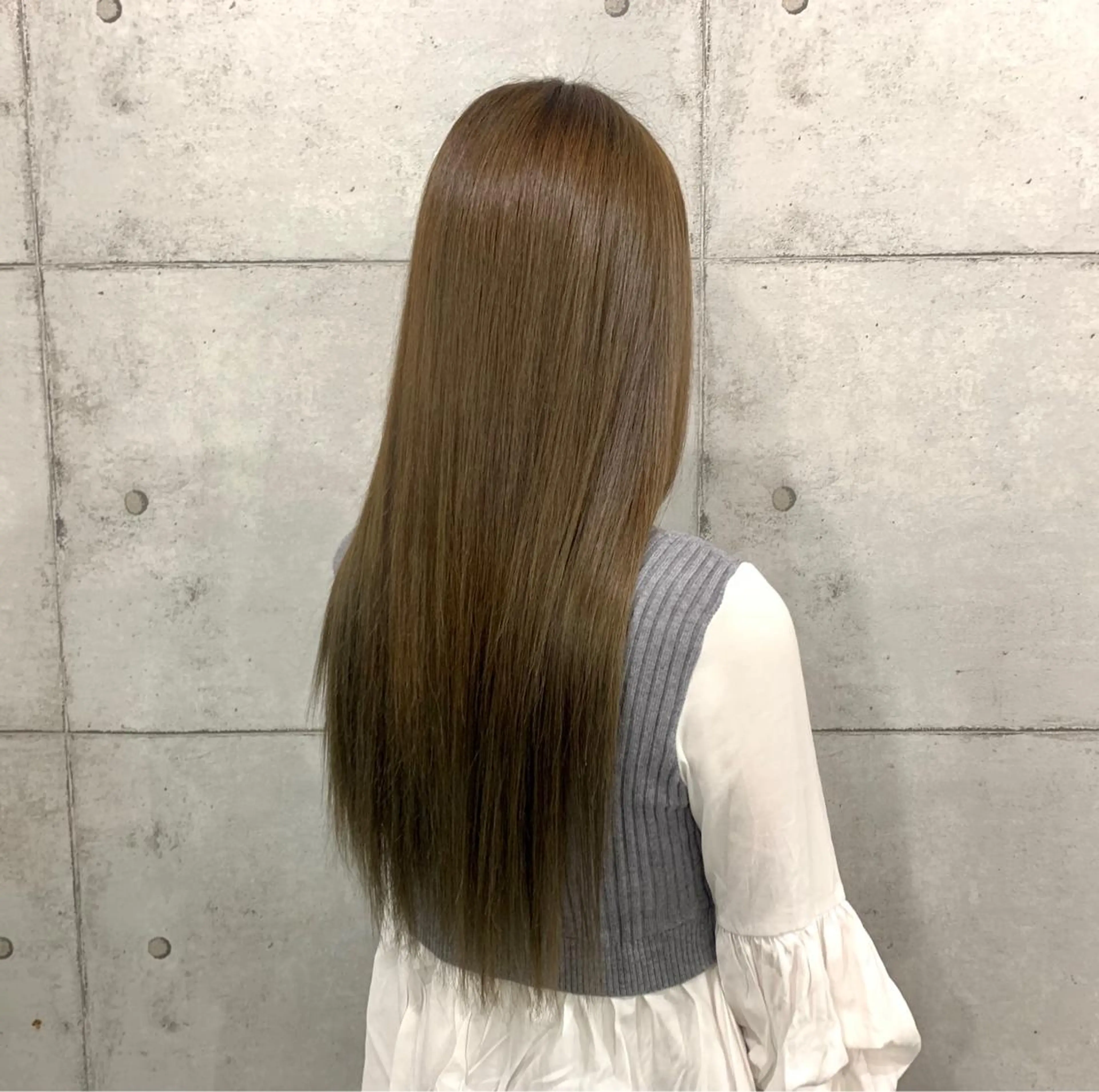 セミロング カラー ヘアアレンジ トリートメント 切りっぱなしヘアボブ ミディアムヘアRYOのヘアスタイル
