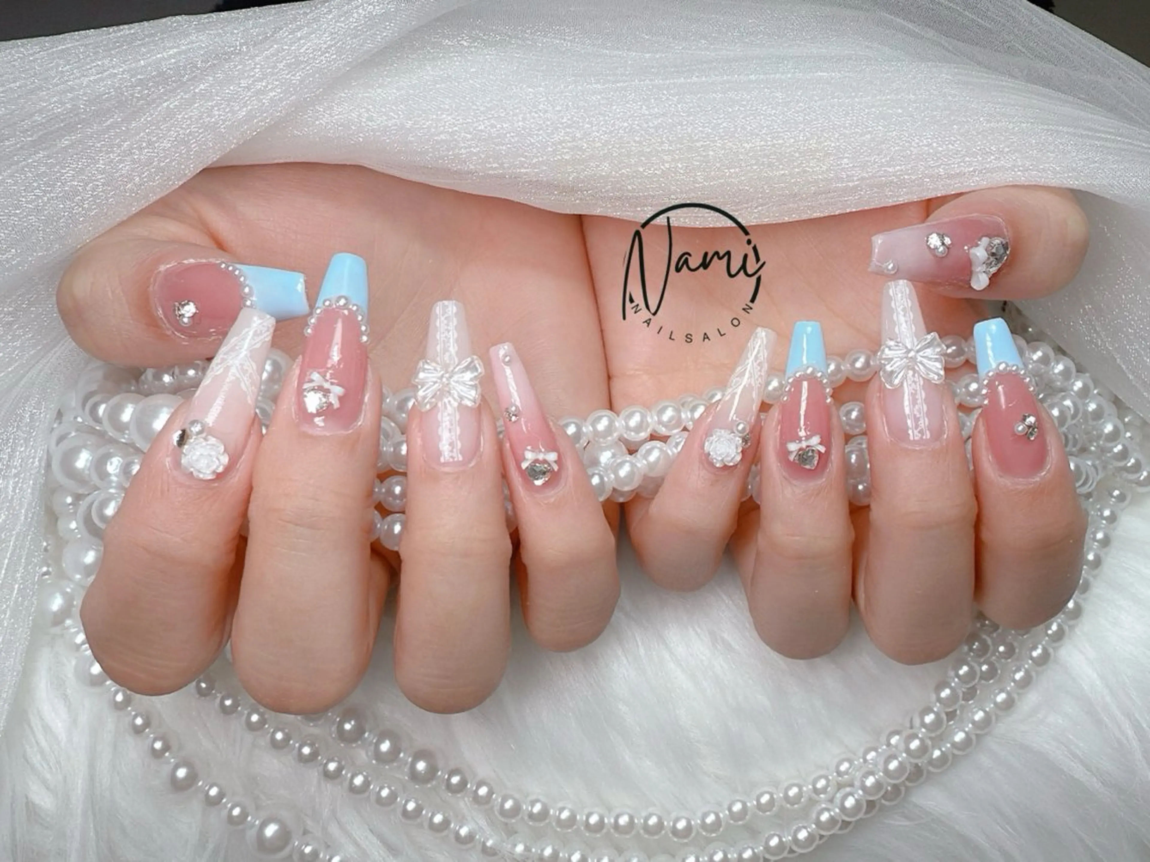 ネイル 長さ出し ガーリー 韓国ネイル ロングネイル 持ち込み ハンドネイル Nami nail salonのネイルデザイン