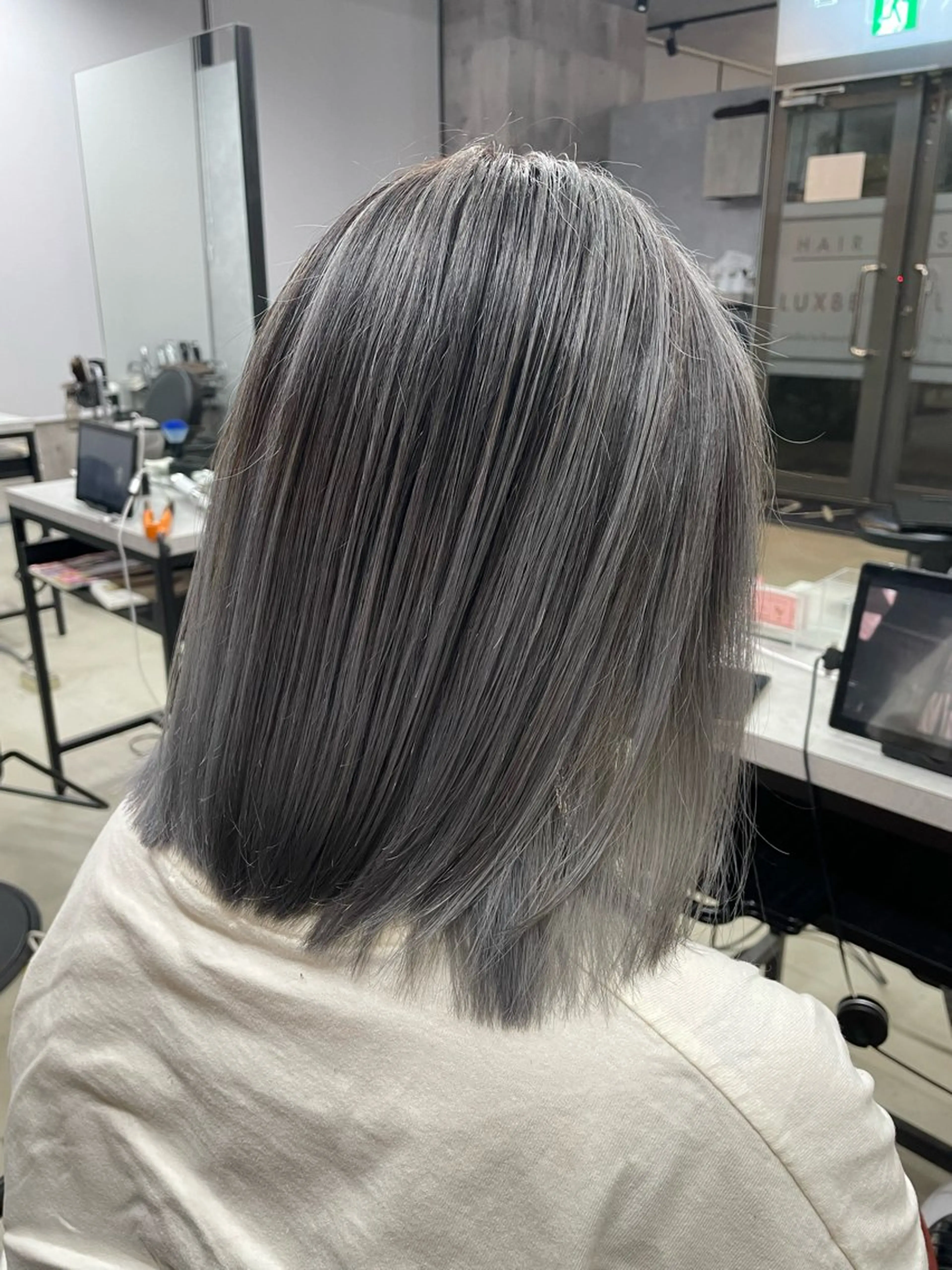 ミディアム カラー バレイヤージュ レイヤーカット ヘアカラー LUXBE LUCE 那覇小禄イオン店所属・LUXBE LUCE ひなののヘアスタイル