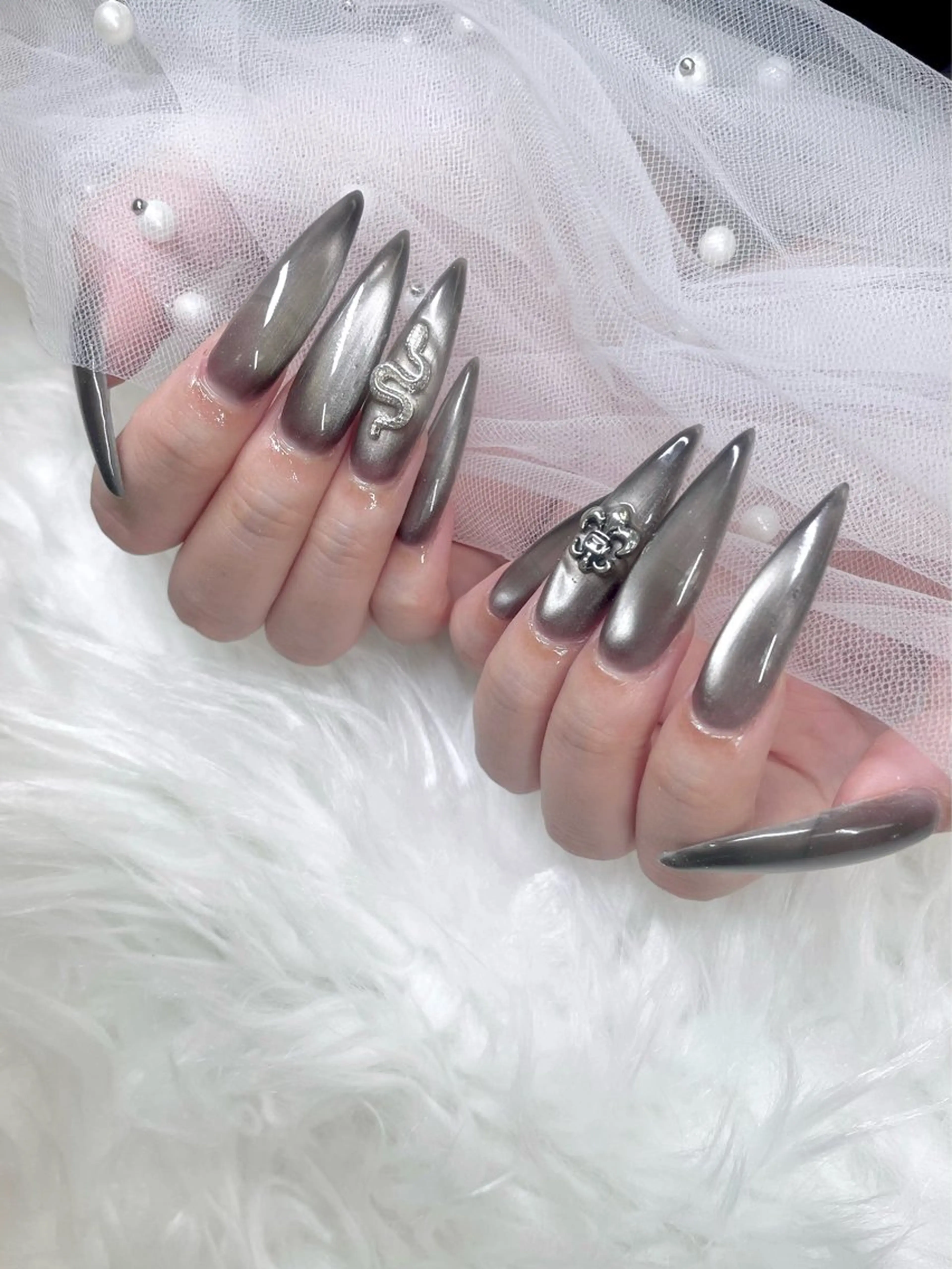 ネイル マグネットネイル IBUKI momo京橋のネイルデザイン