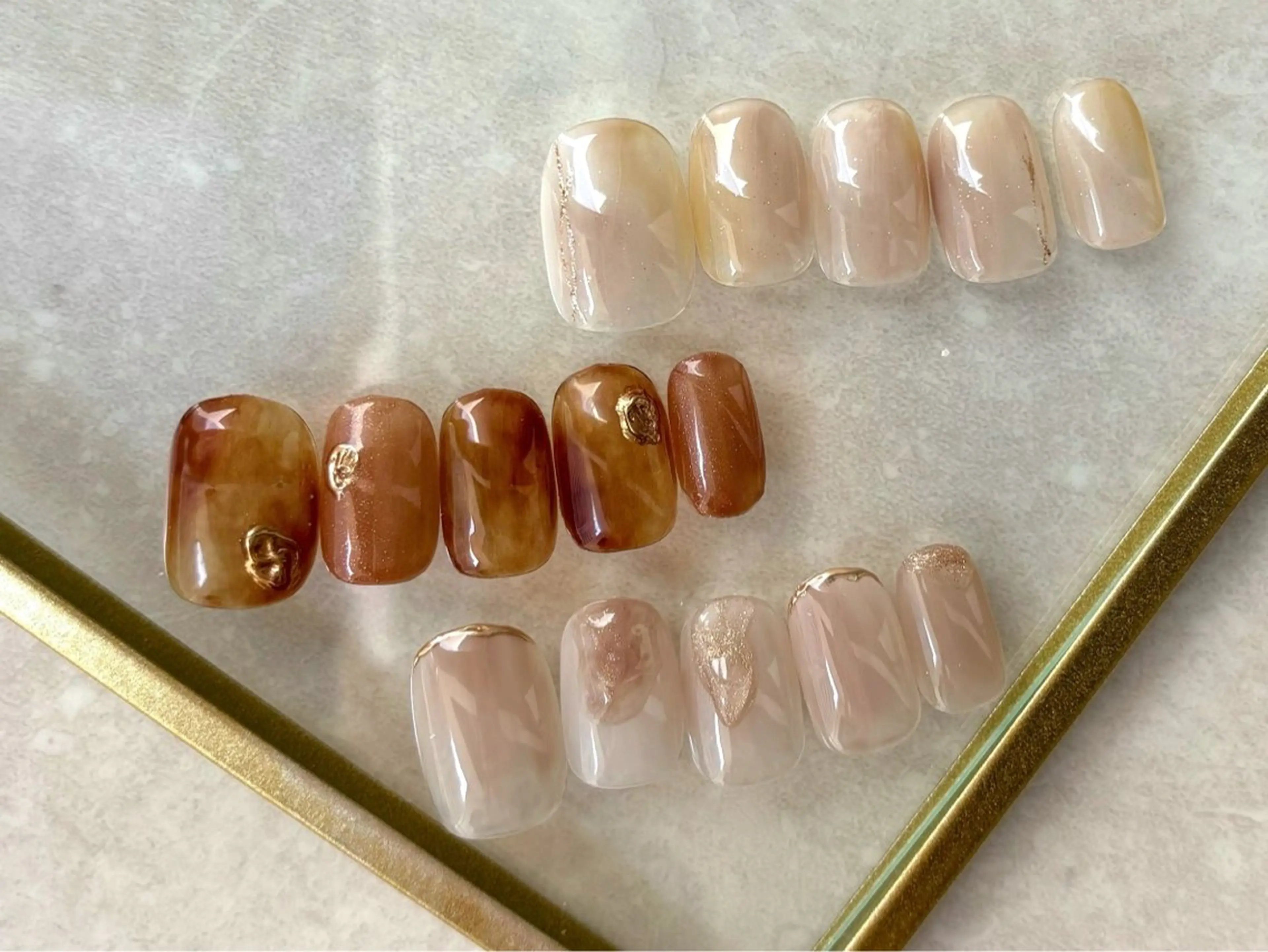 ネイル ニュアンスネイル aoi .のネイルデザイン