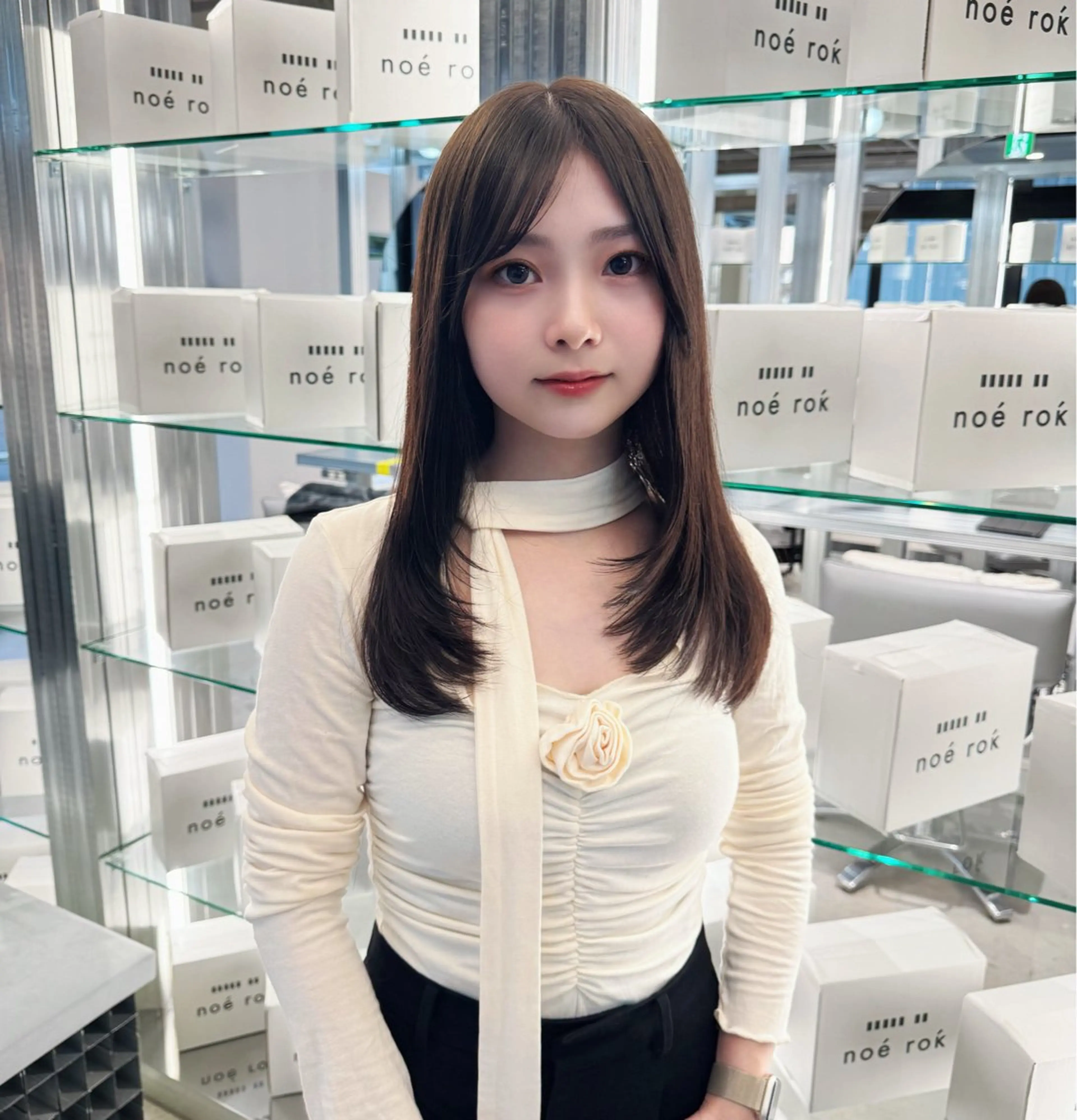 セミロング カラー カット ヘアカラー トリートメント 大場 菜月のヘアスタイル