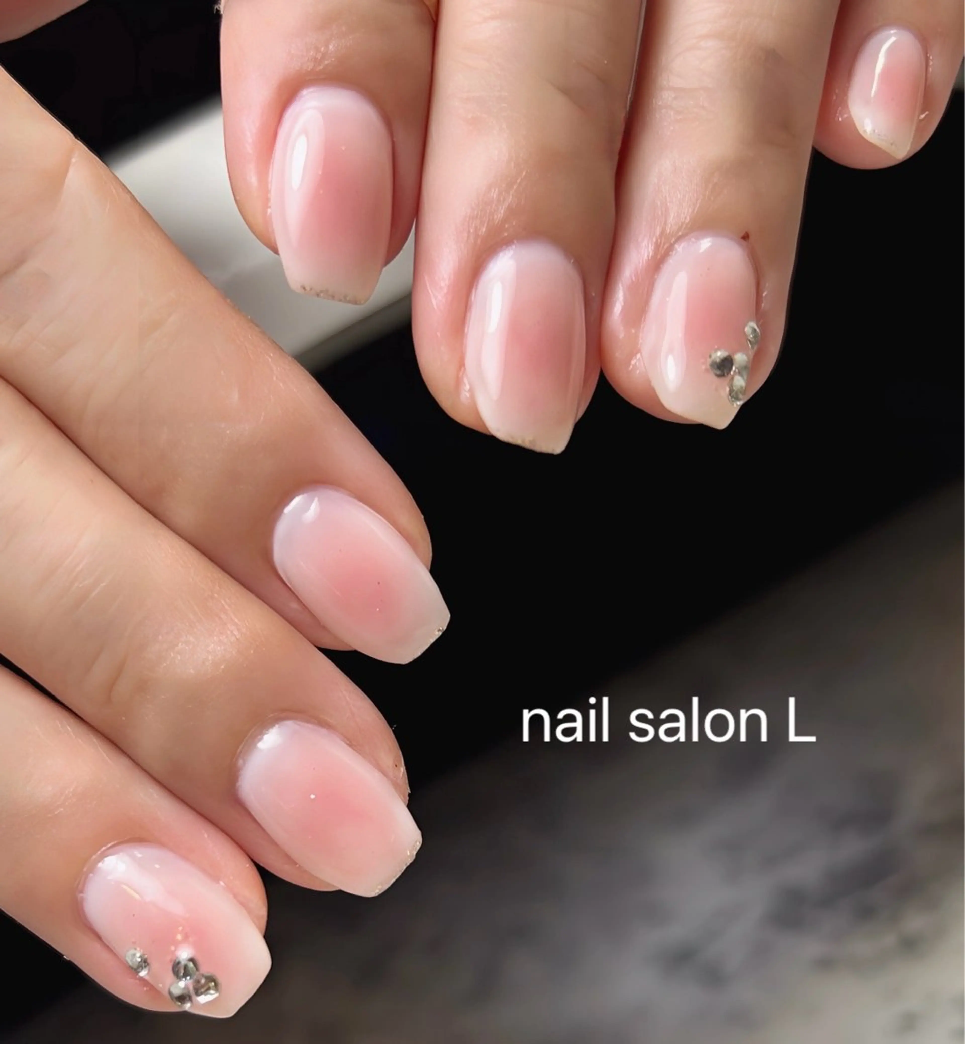 ネイル チークネイル ラメ(グリッター) ハンドネイル 吉川市 ネイルサロンLのネイルデザイン