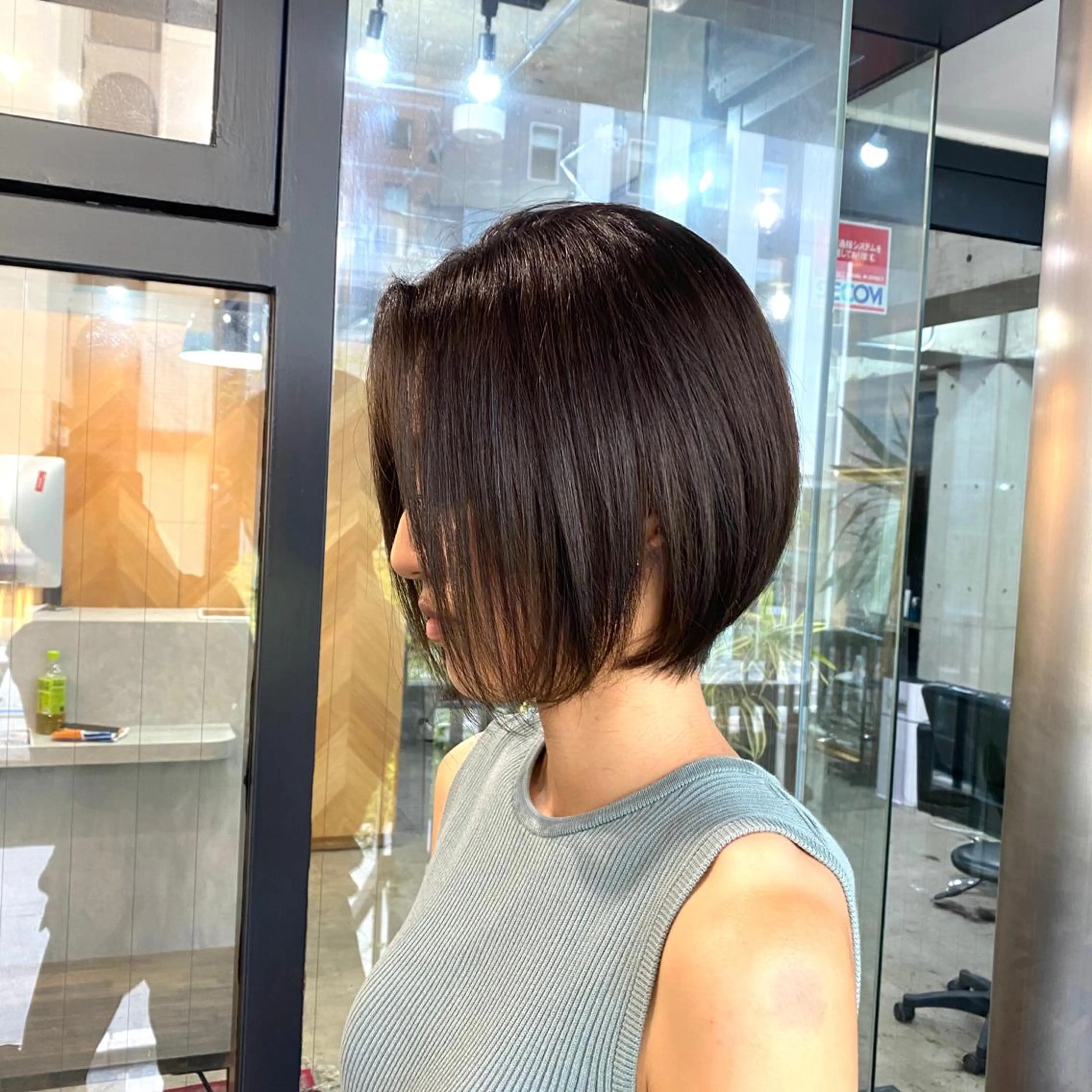 ショート カラー ネイル マツエク・マツパ ボブ 伸ばしかけ ショートヘア ショートネイル 中山 天地のヘアスタイル