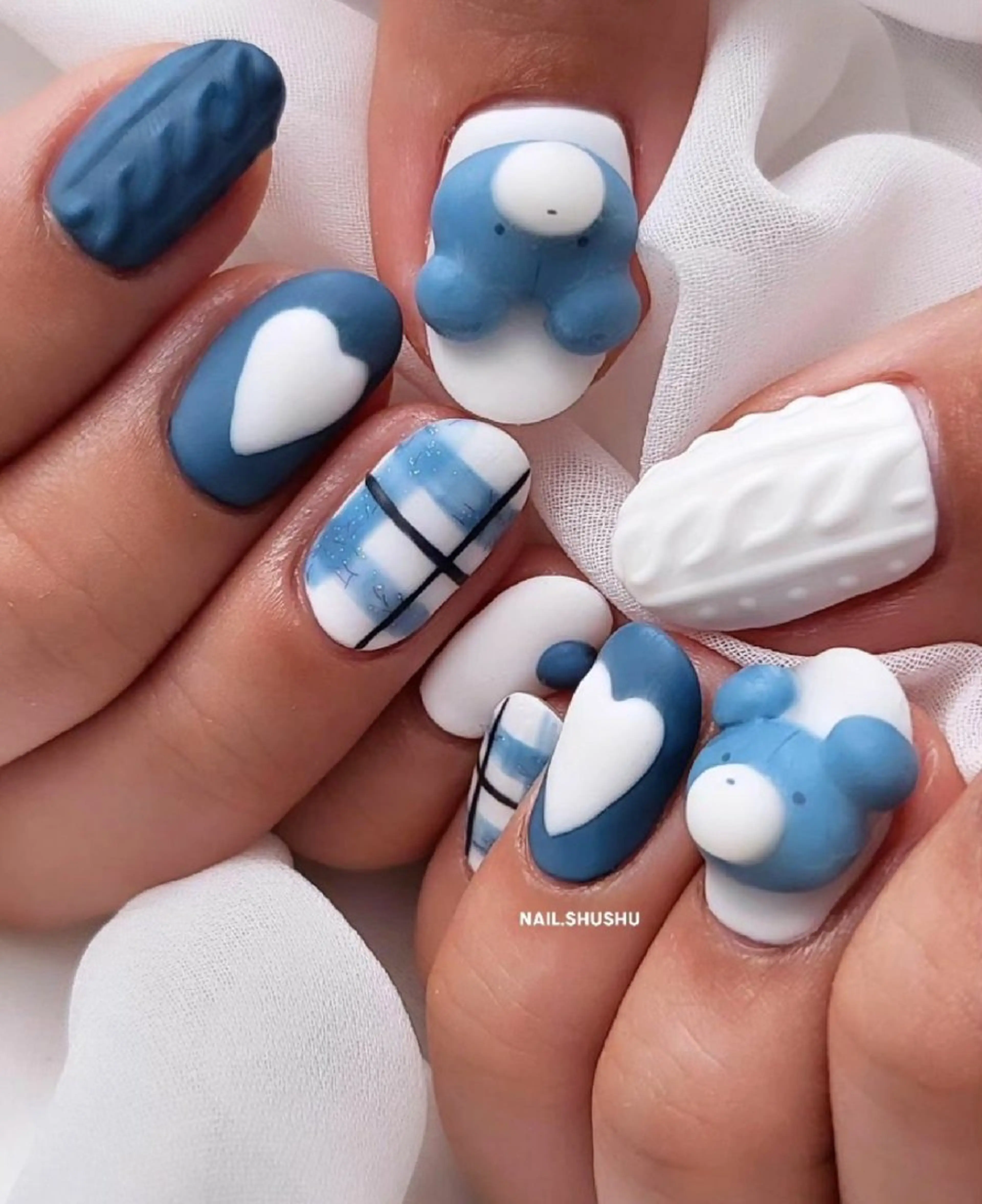 ネイル 持ち込み ニュアンスネイル ワンカラーネイル シンプルネイル 冬ネイル ハンドネイル 3dパーツ/流行り 👧shushu❤️のネイルデザイン