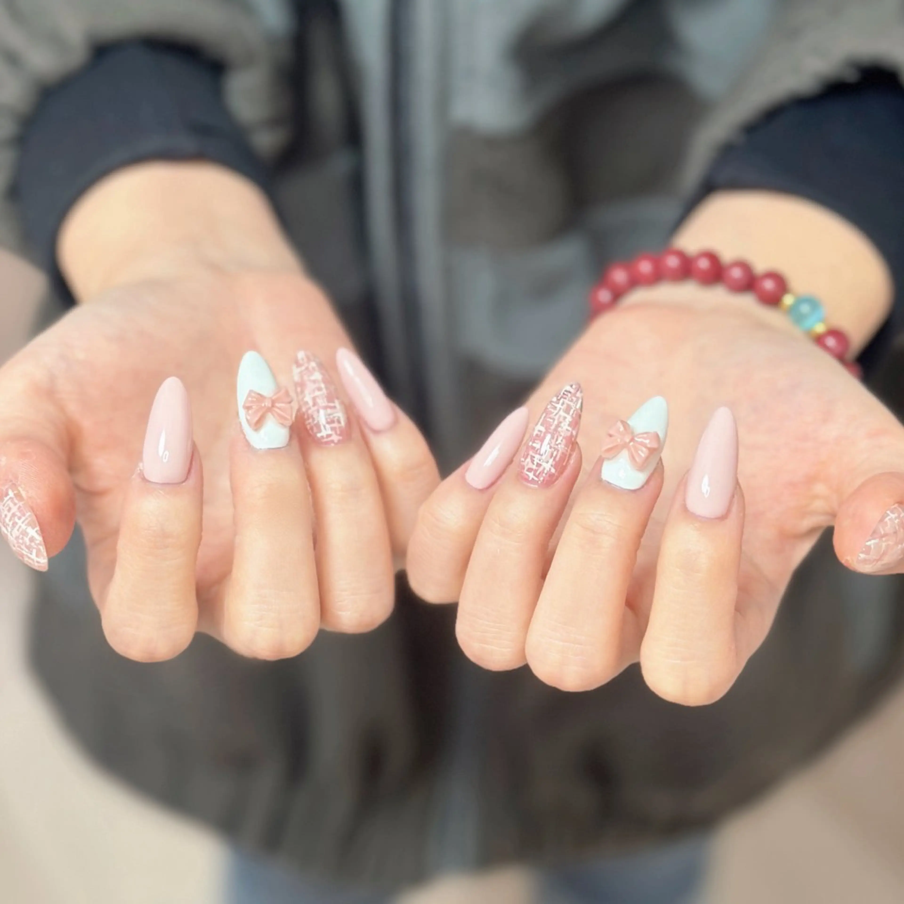 ネイル アートネイル オーロラネイル チークネイル フレンチネイル ガラスフレンチ 🎀YooLi Nail salonのネイルデザイン