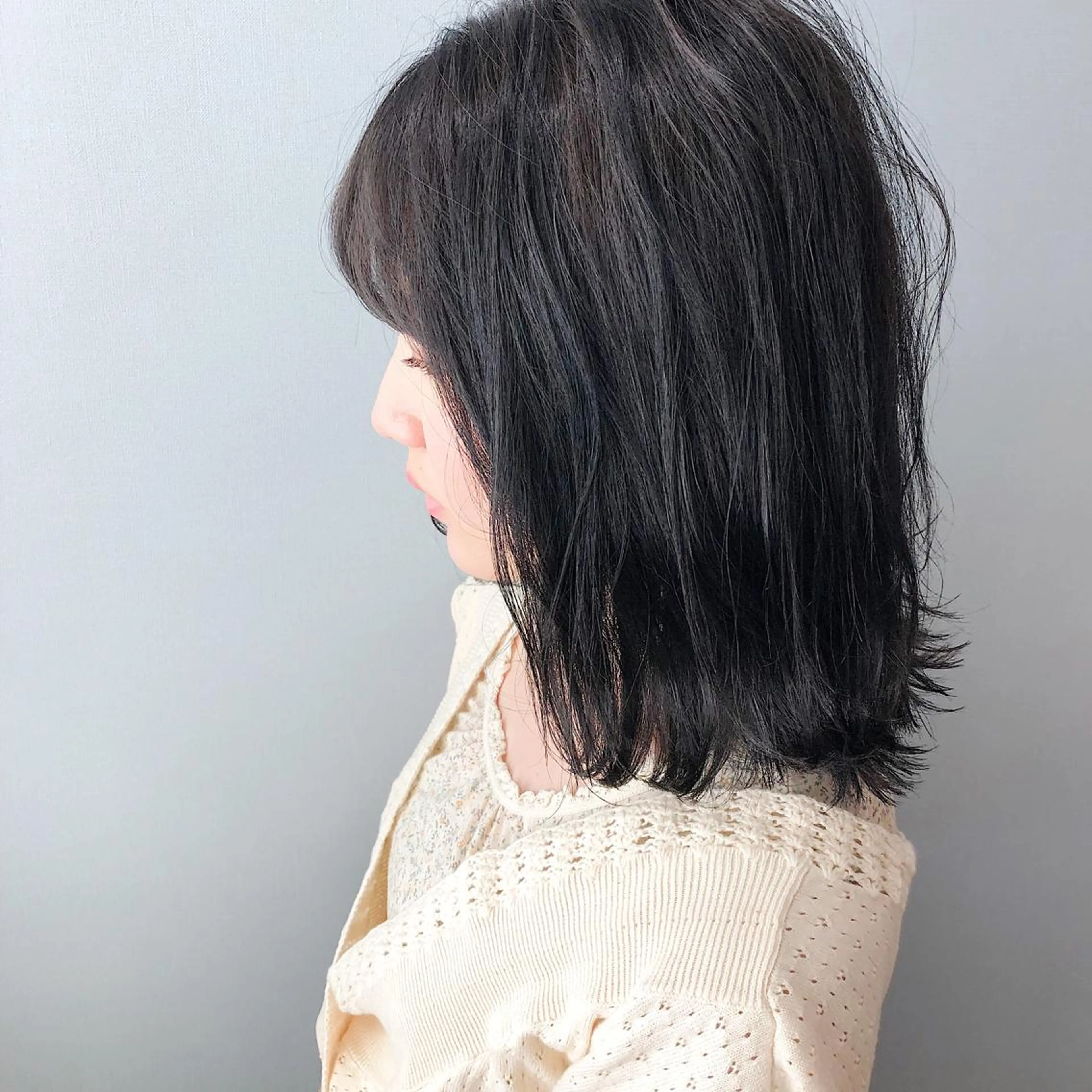 ミディアム カラー ダークグレー ダークグレージュ グレージュ 美髪専門サロン kazuのヘアスタイル