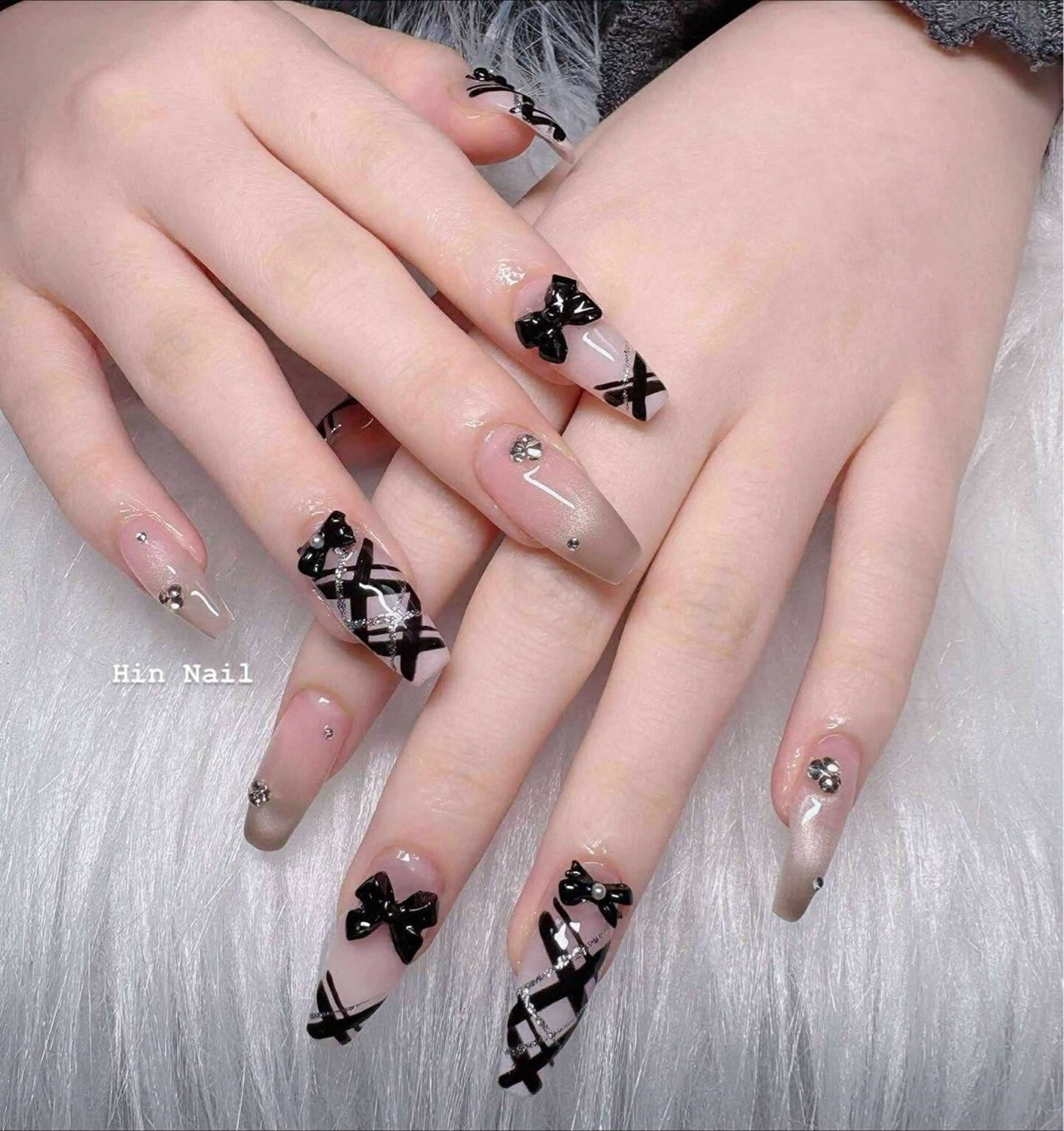 ネイル ハンドネイル Hin Nailsのネイルデザイン