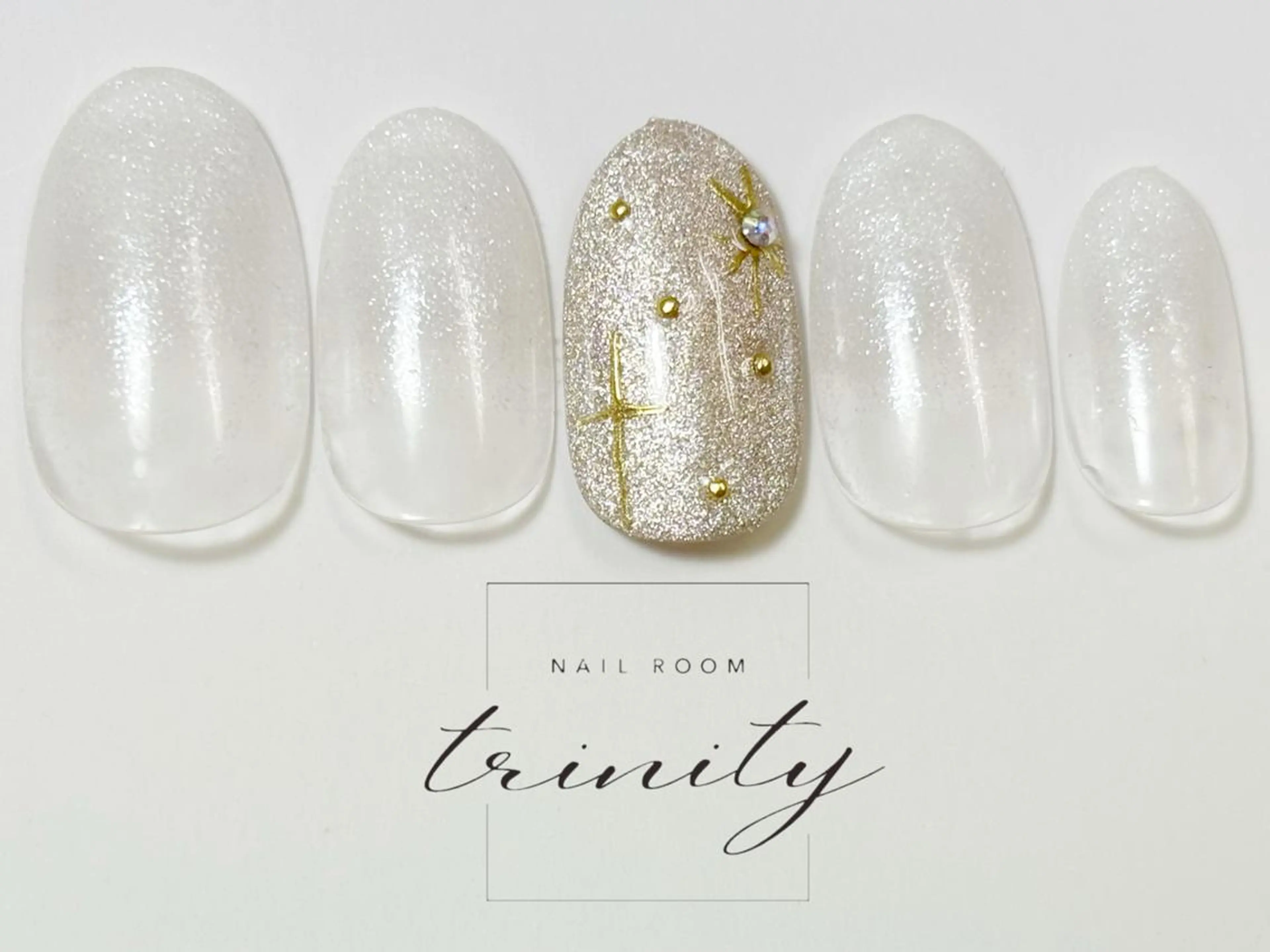 ネイル ハンドネイル Trinity ネイリストスタッフのネイルデザイン