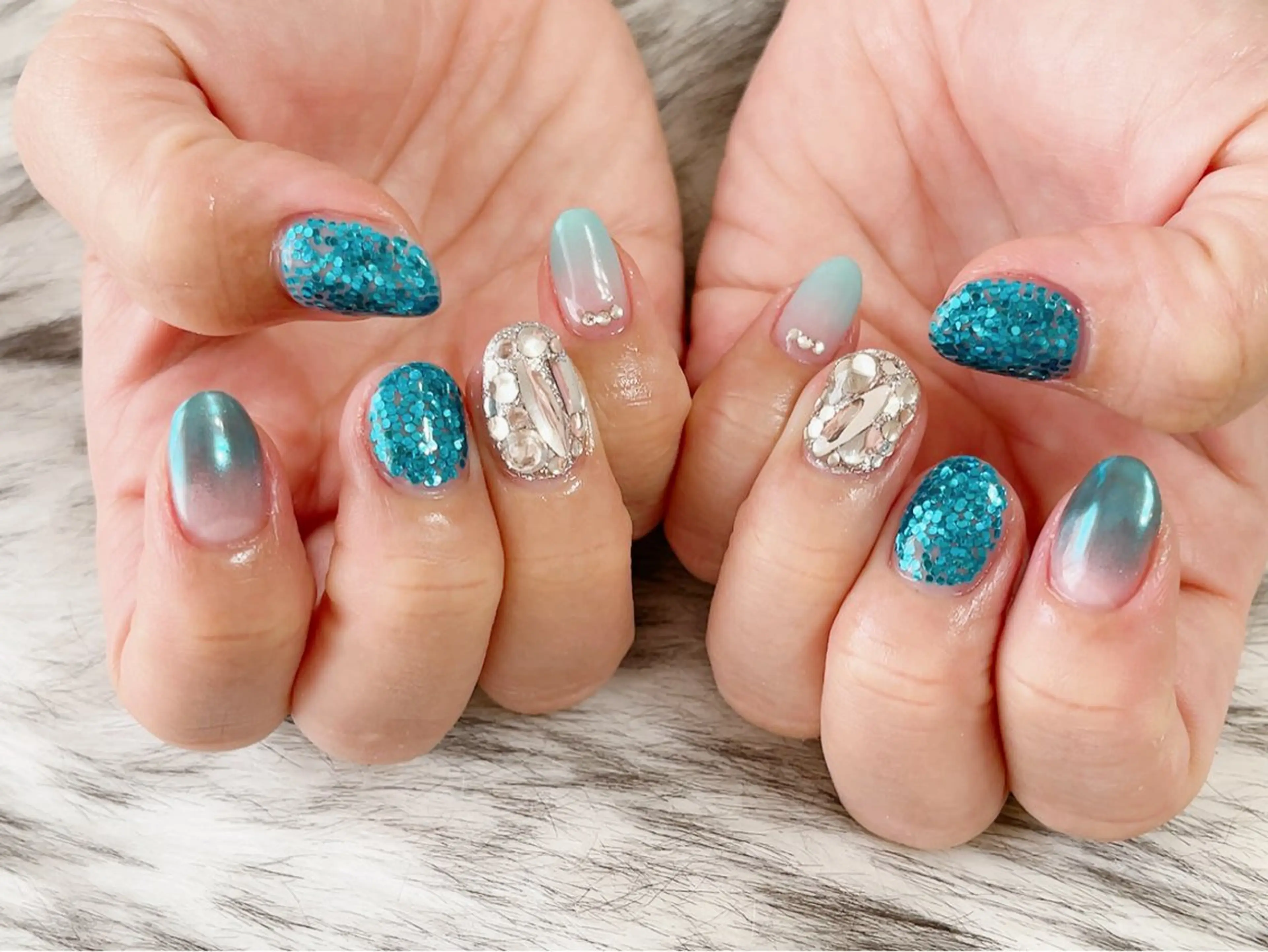 ネイル ブルー ジェルネイル キラキラネイル メンズネイル パラジェル kikinail 溝の口のネイルデザイン