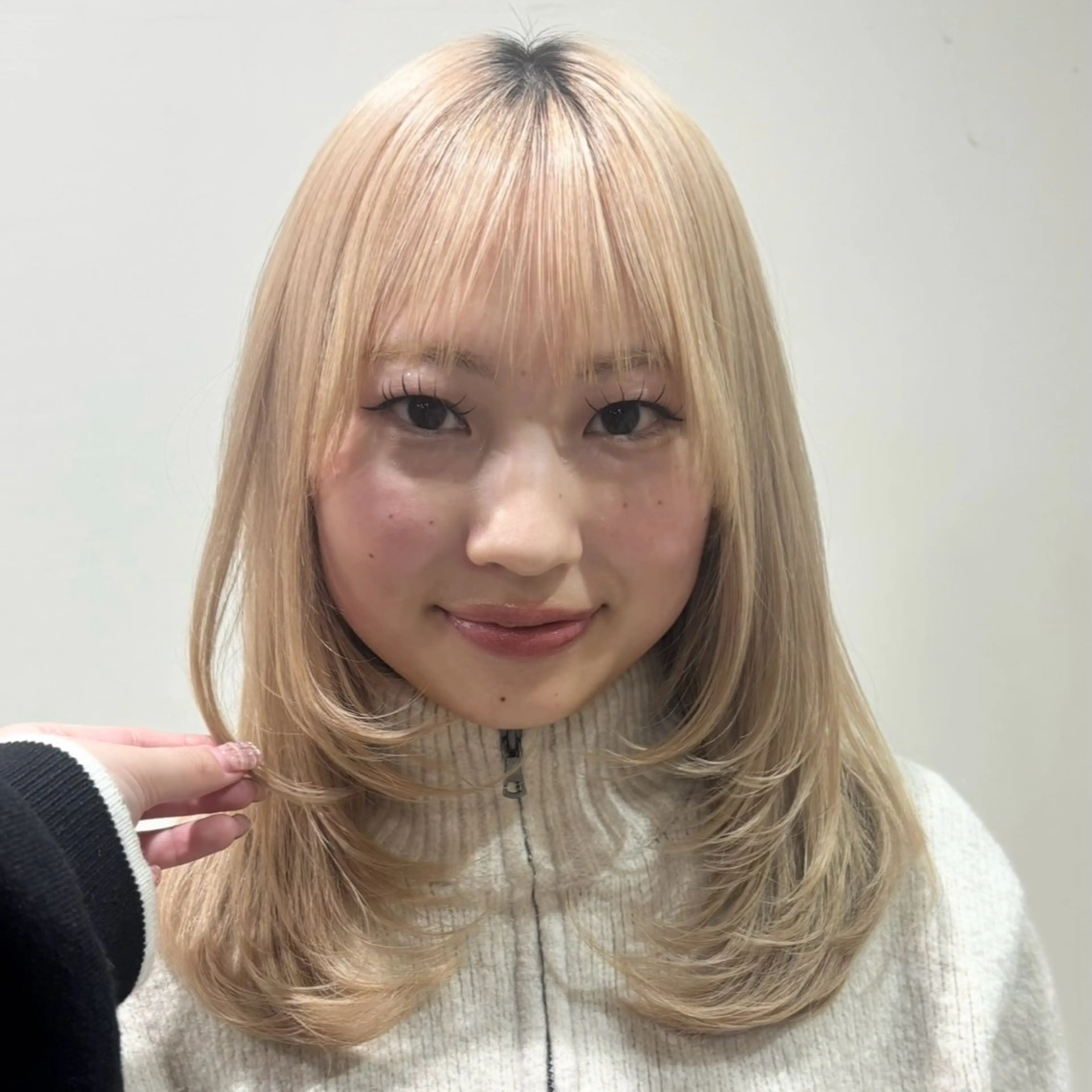 セミロング カット 艶カラー🫧/ レイヤー/愛珠🎀のヘアスタイル