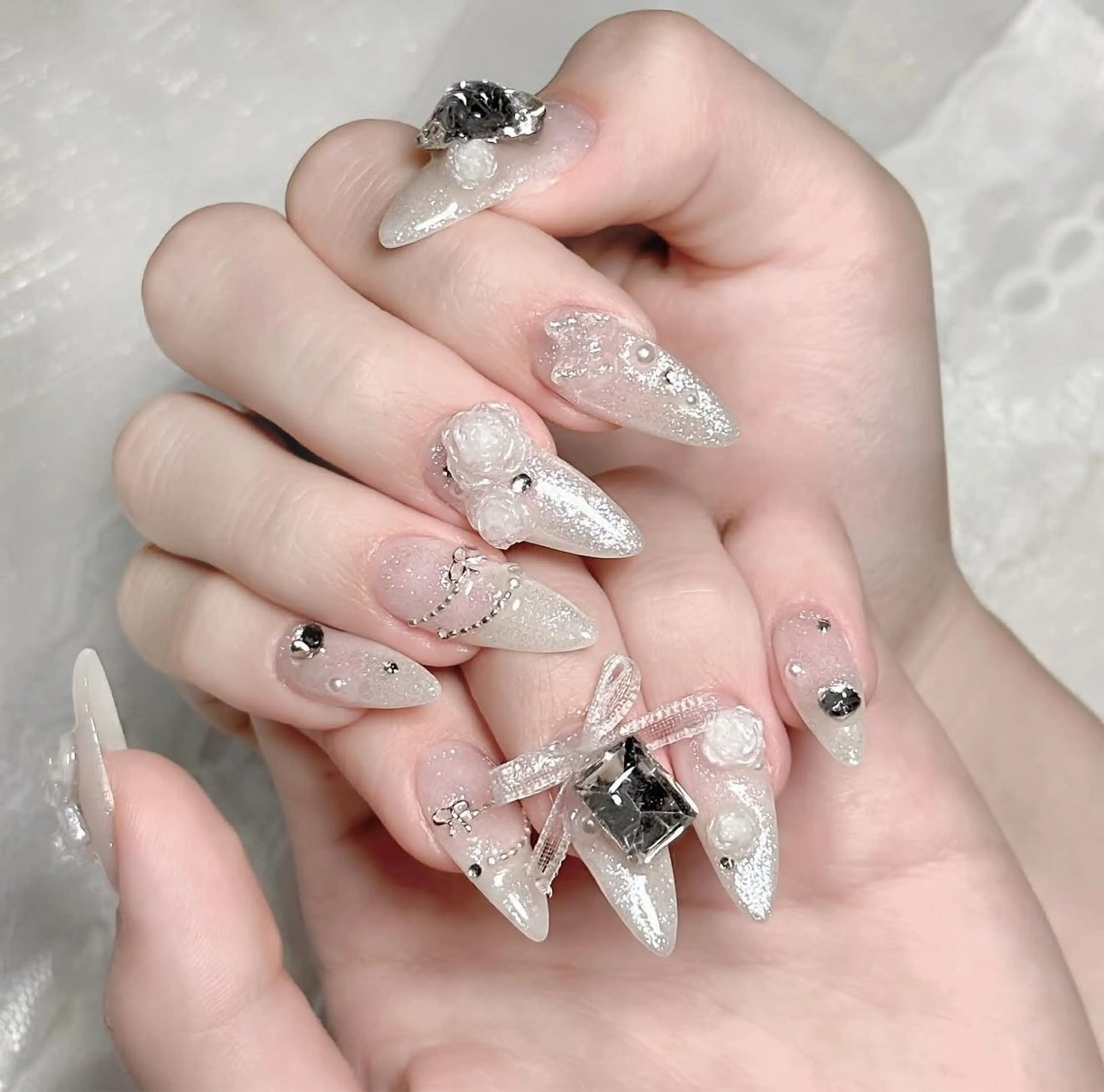 ネイル アニマル柄 オーロラネイル チークネイル フラッシュネイル ジェルネイル ハンドネイル Tira Nailのネイルデザイン