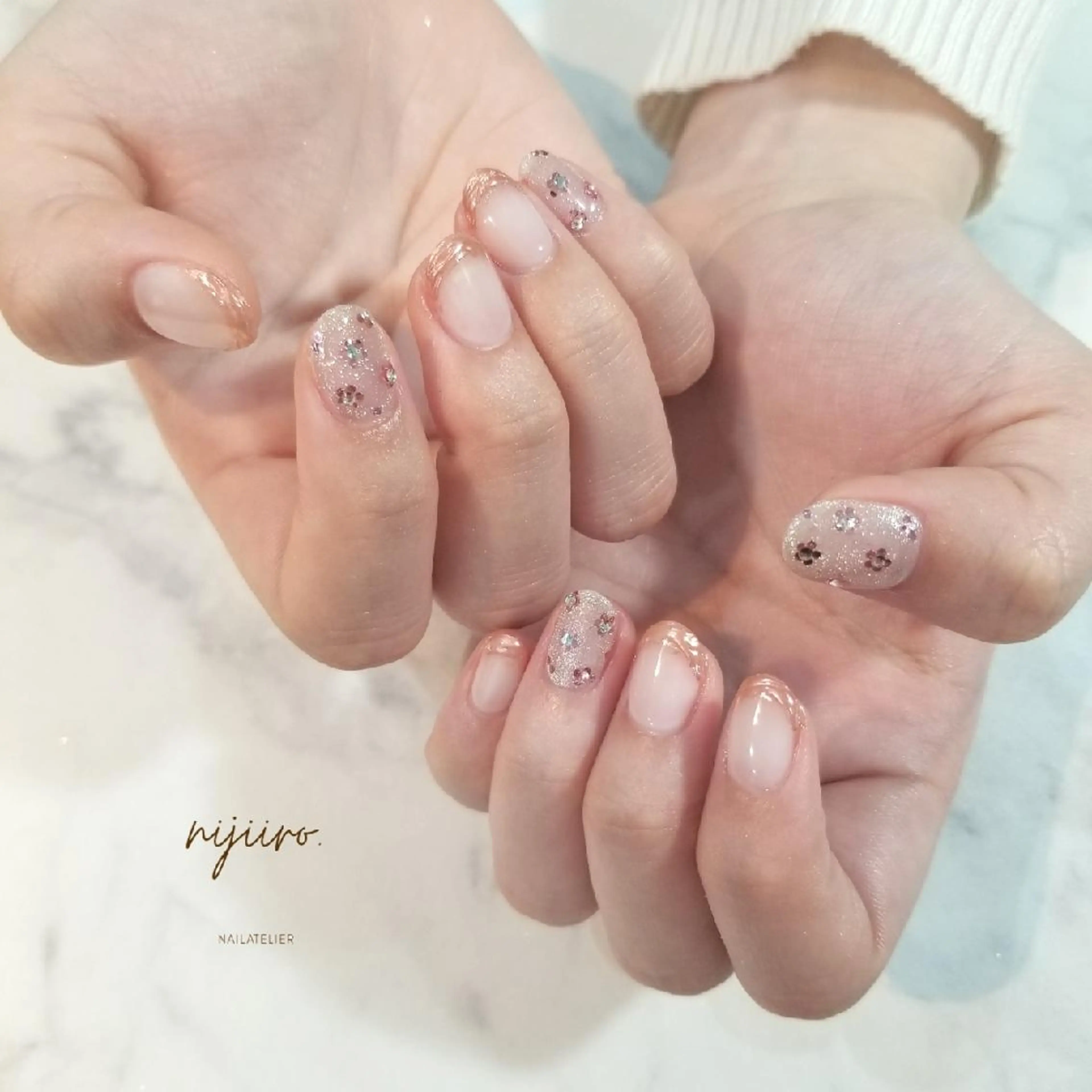 ネイル フレンチネイル ミラーネイル ハンドネイル nijiiro🌈 サトウのネイルデザイン