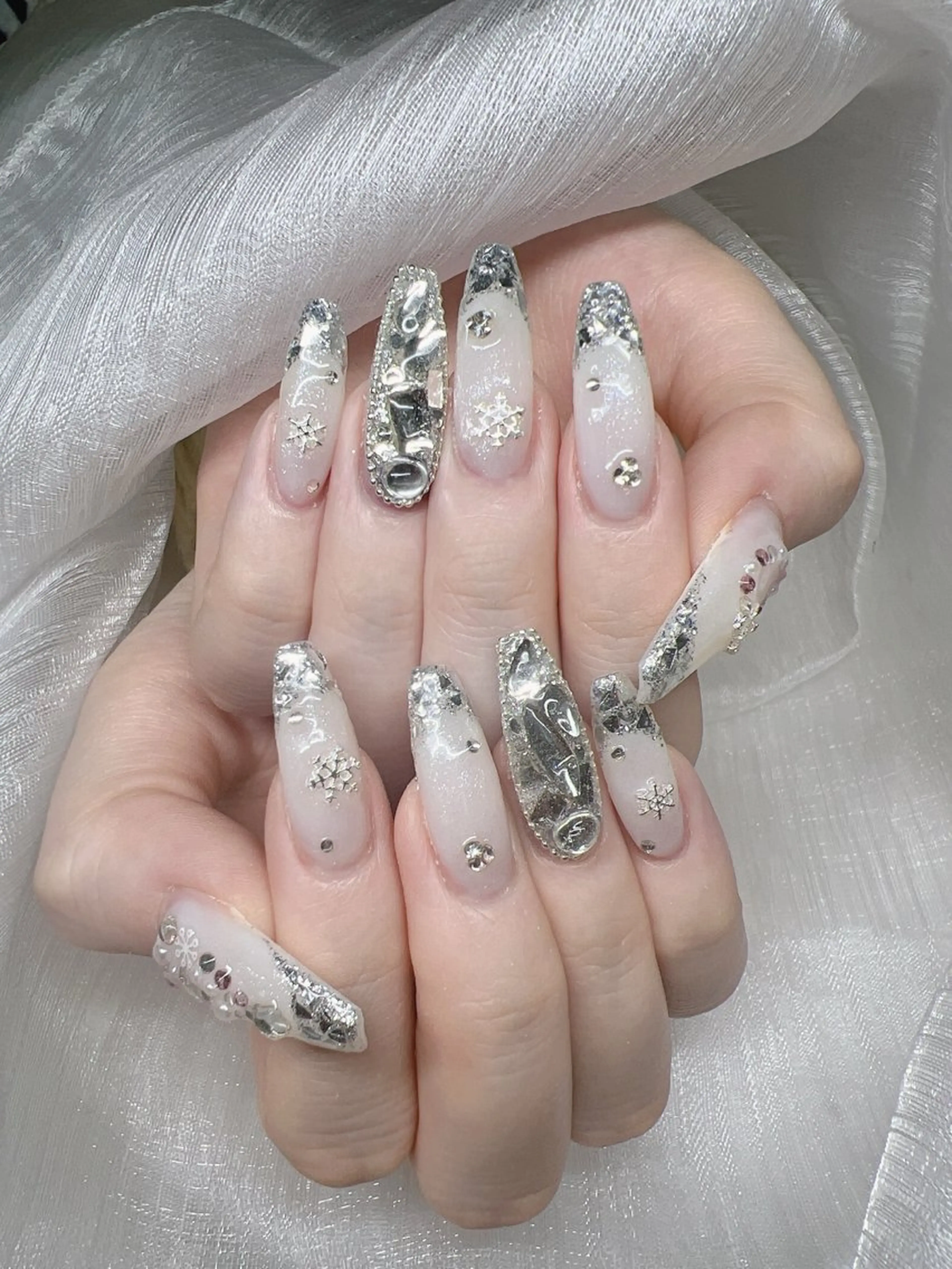 ネイル 長さ出し グラデーション 卒業式 キラキラネイル マグネットネイル ハンドネイル Lee Nails チップ長さだし専門店のネイルデザイン