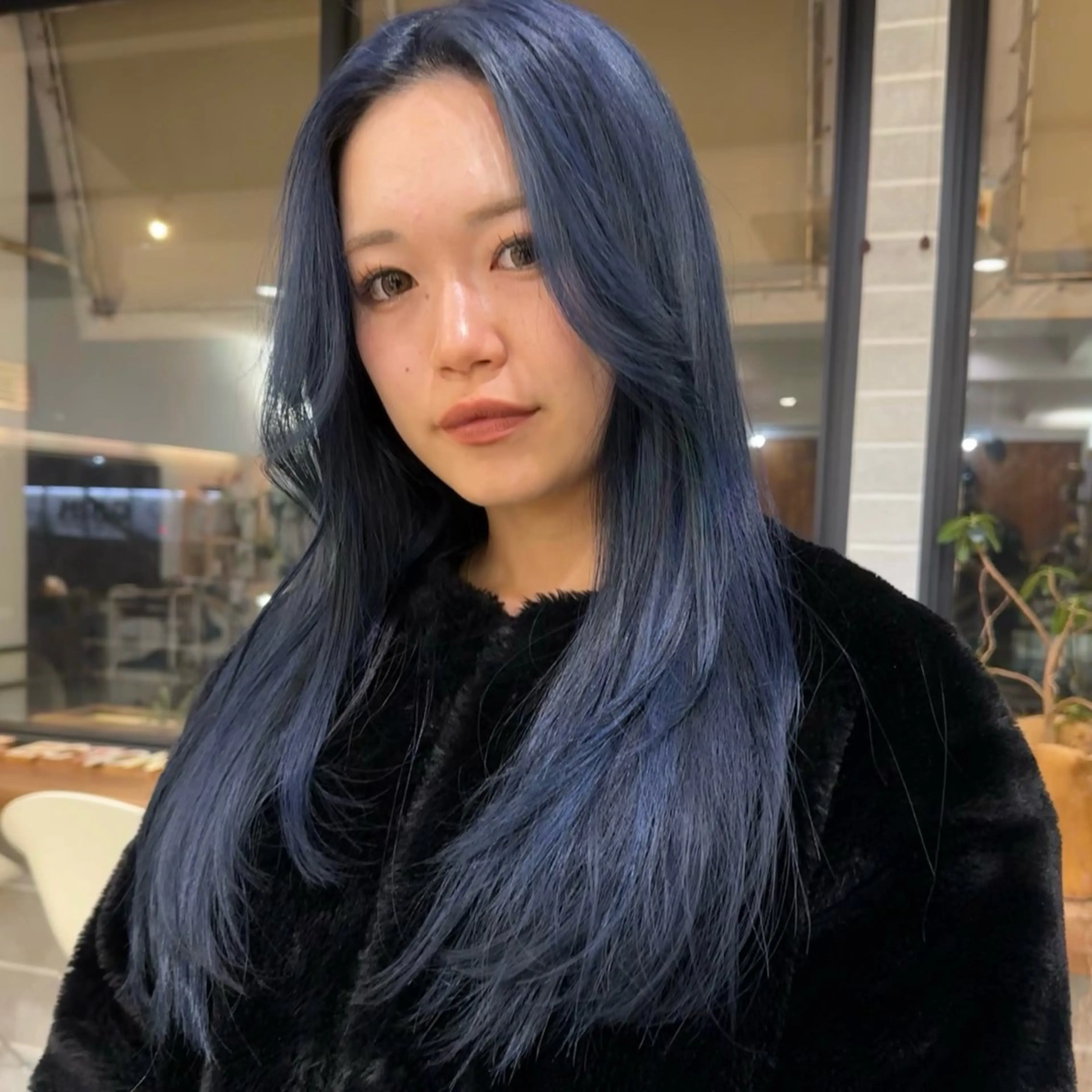 ロング カラー ブルーカラー レイヤーカット 顔周りデザイン/ ハイトーン/多田悠馬のヘアスタイル