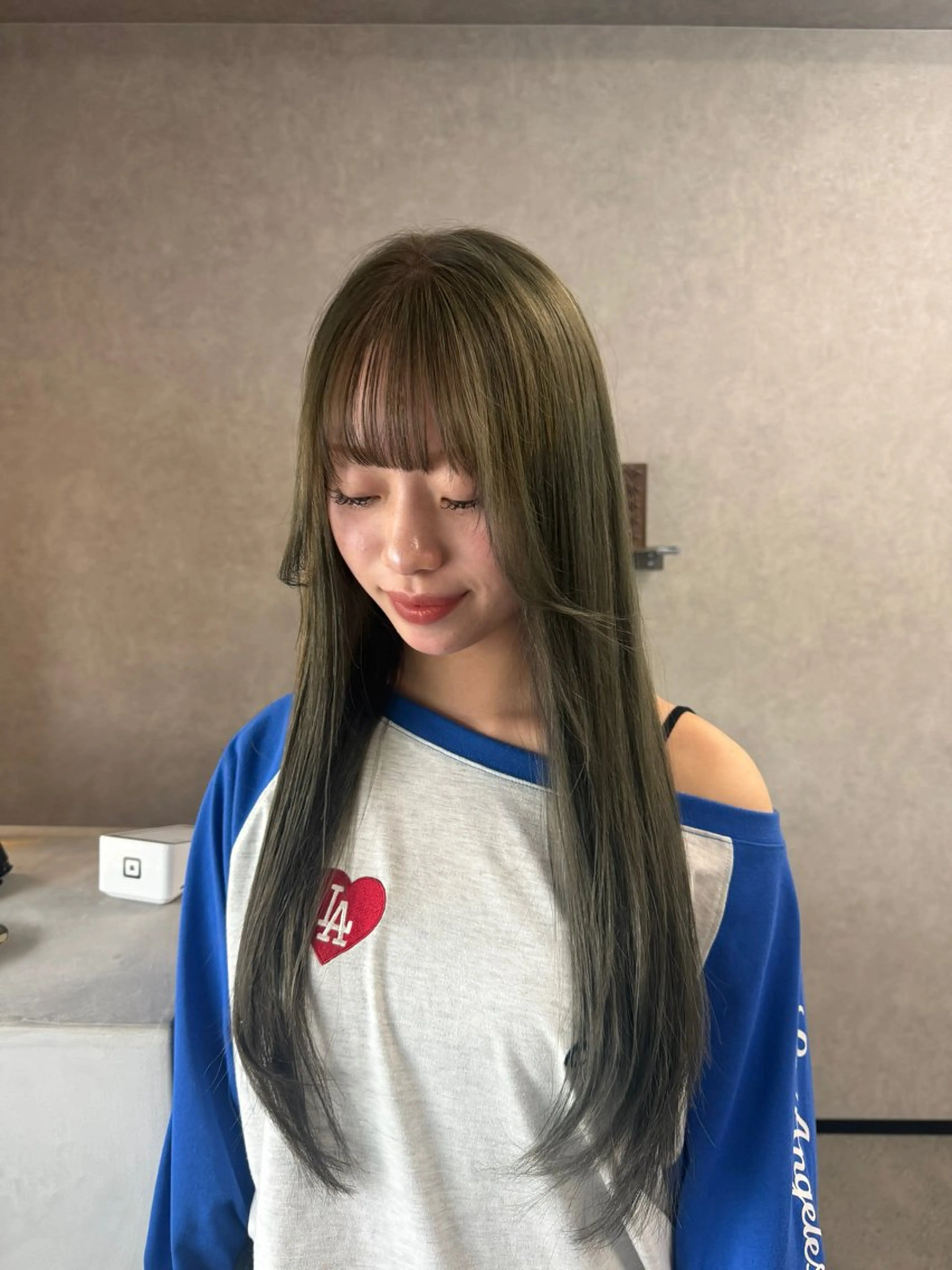 ロング カラー ベージュカラー オリーブベージュ ヘアカラー アヤカ （AYAKA）のヘアスタイル