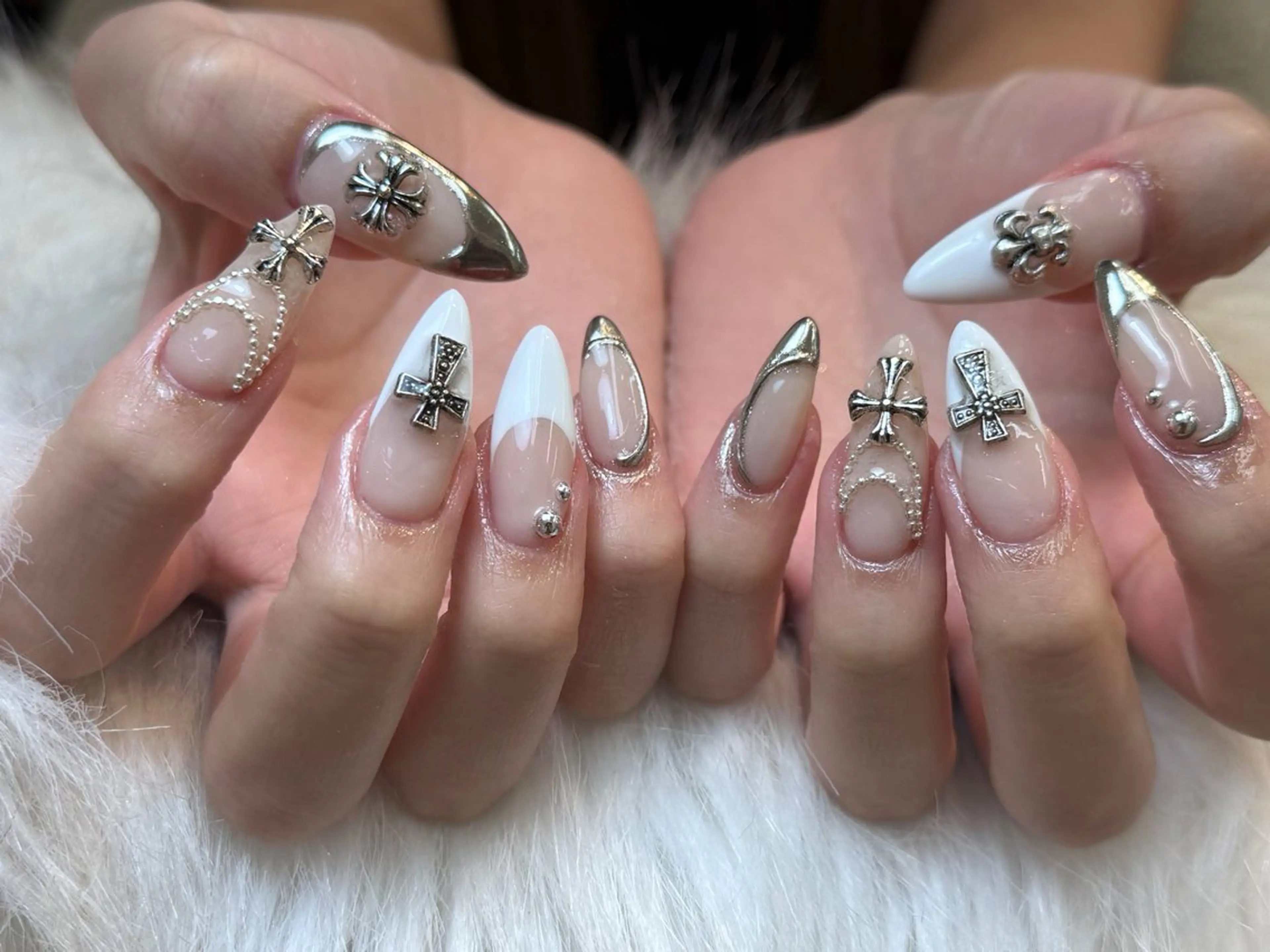 ネイル グラデーション キラキラネイル ワンカラーネイル 冬ネイル Jenn Nail Salonのネイルデザイン