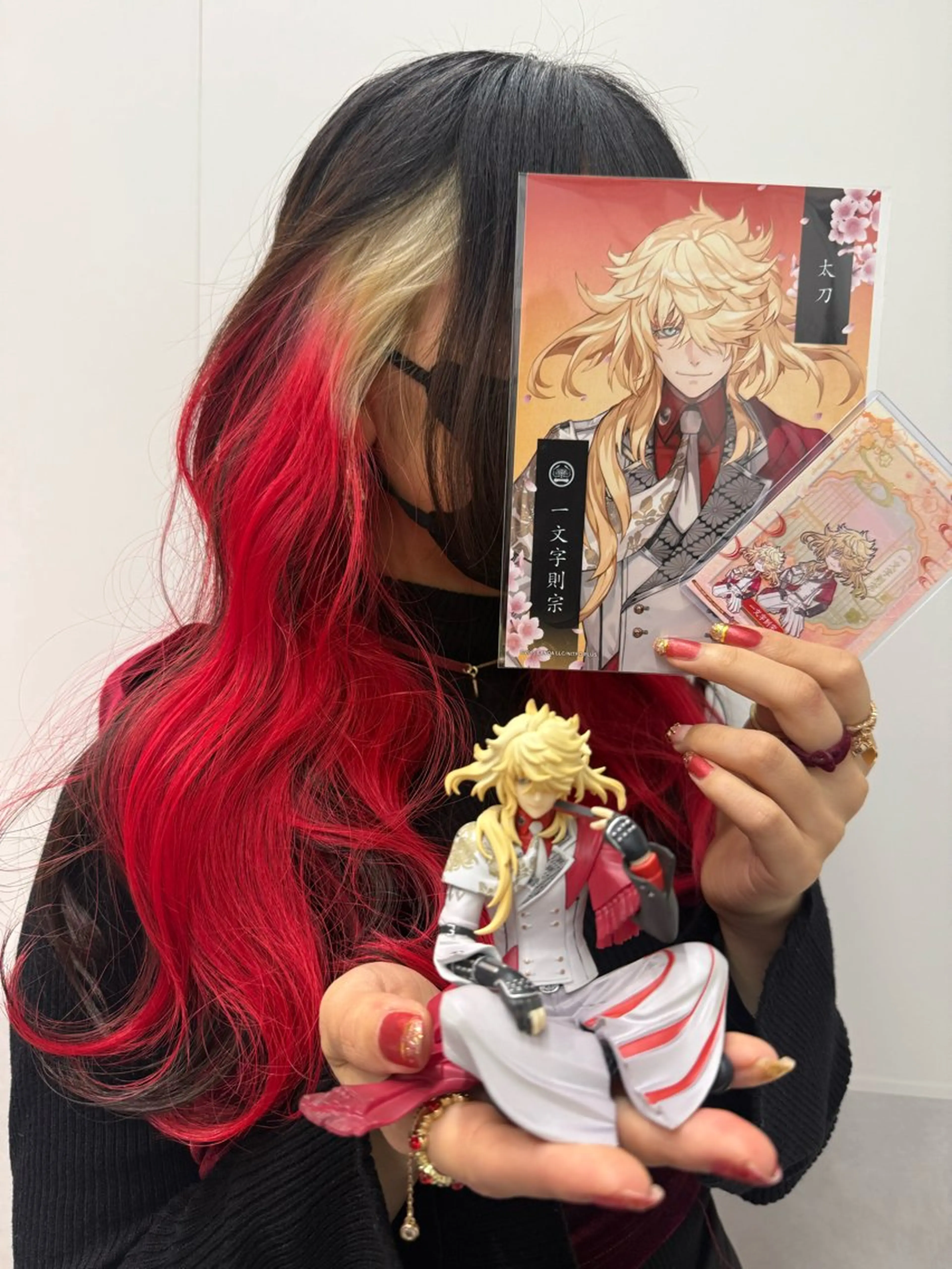 ロング カラー 抜きっぱなしブロンド ブロンド インナーカラー レッドカラー ヘアカラー インナーカラー 推し ブリーチ 髪質改善のヘアスタイル