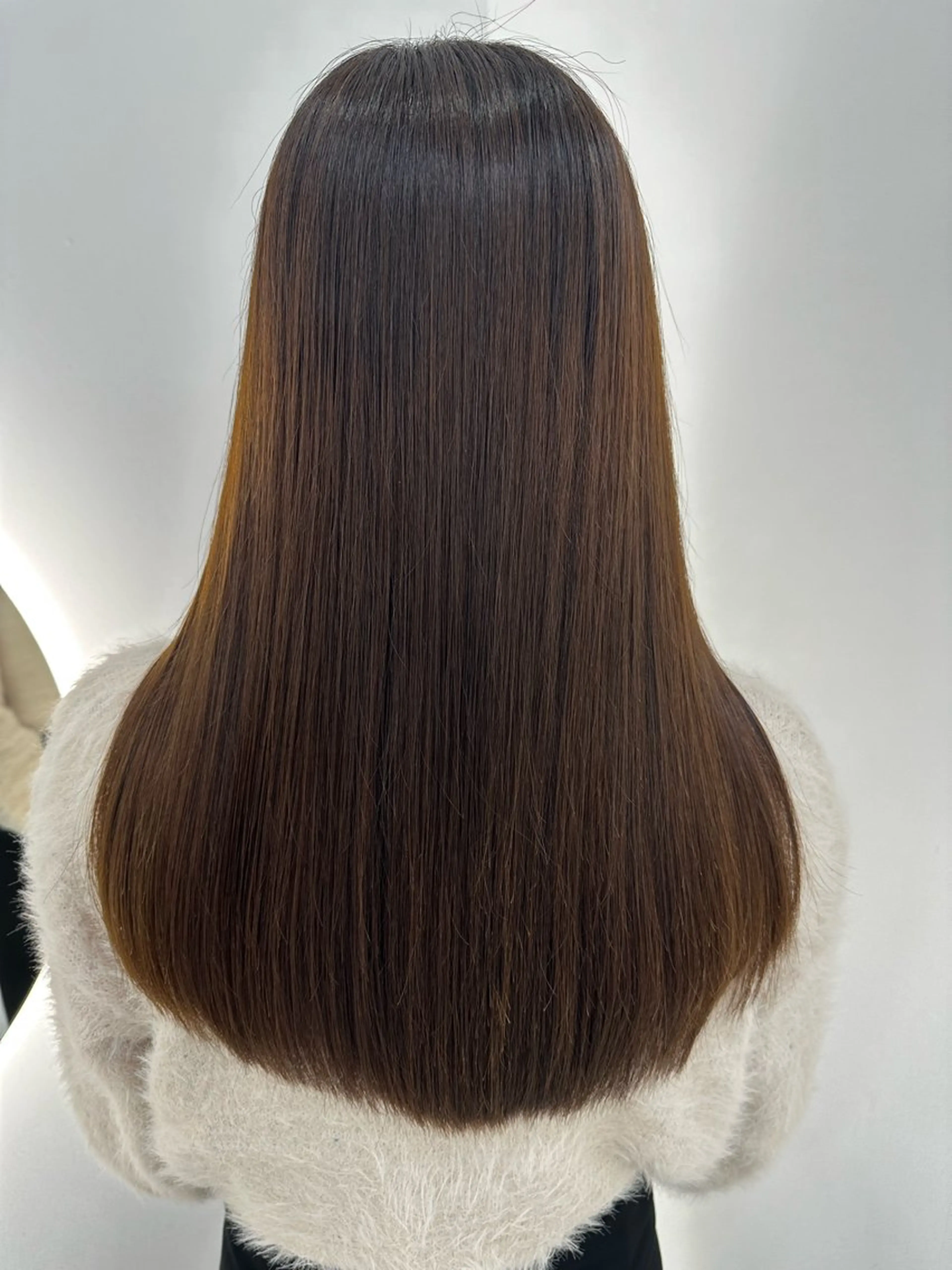 セミロング aini上本町 吉元直明のヘアスタイル