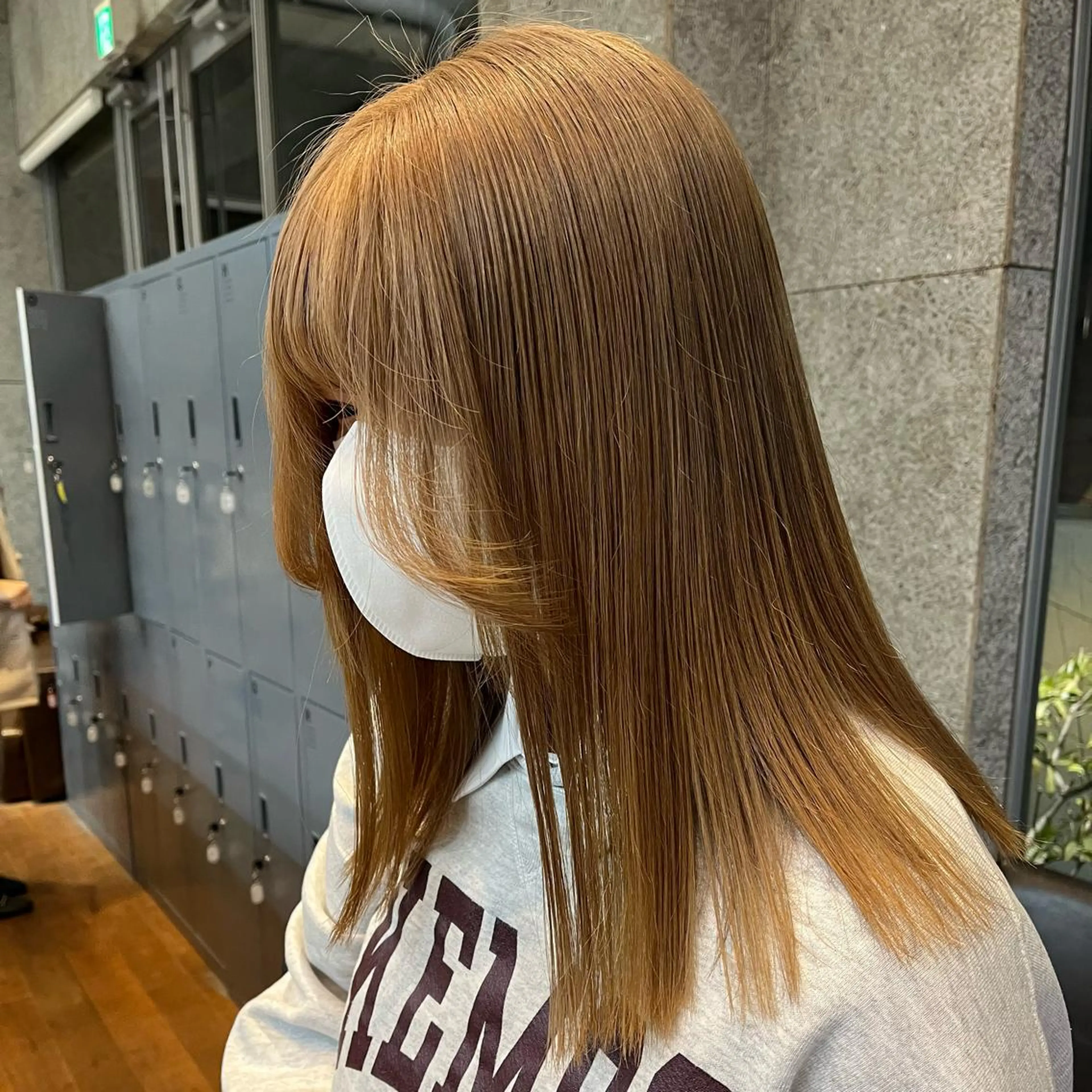 セミロング カラー ヘアアレンジ ベージュカラー ブリーチ ケアブリーチ ボブハイトーン🦖 デザインMAMIのヘアスタイル