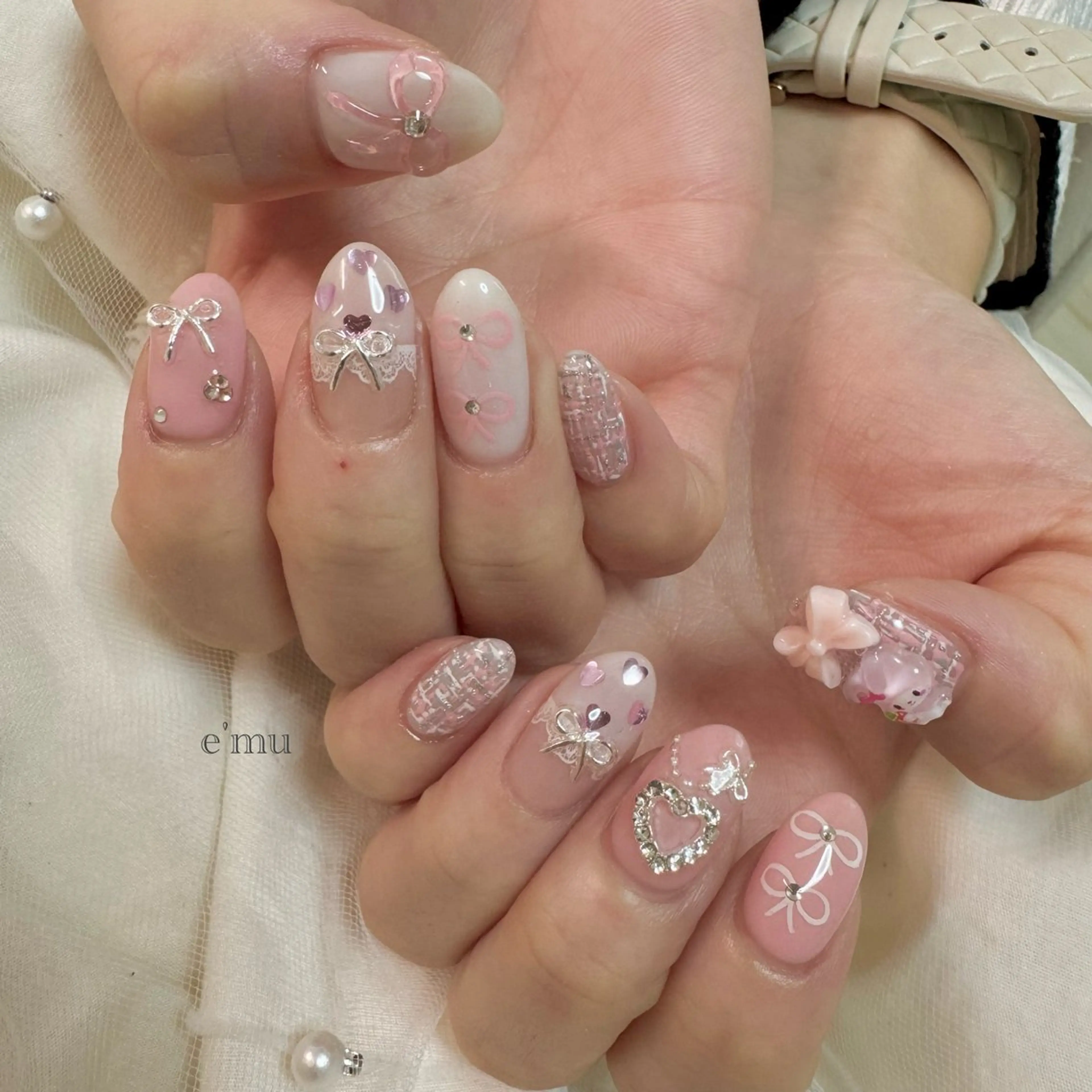ネイル ガーリー リボン ハンドネイル nail salon e'mu💐のネイルデザイン