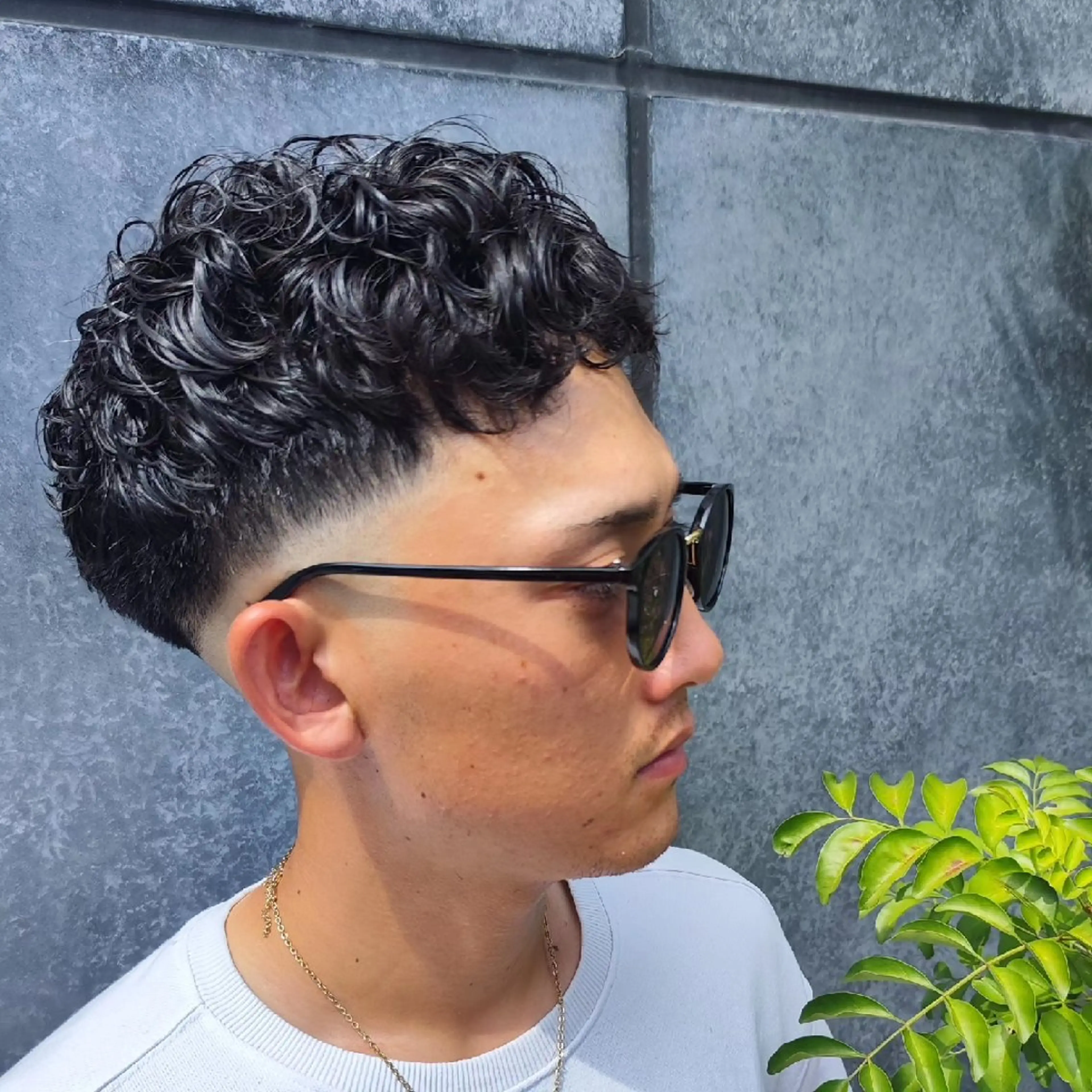 ショート パーマ カラー メンズ フェードカット メンズパーマ スキンフェード ニュアンスパーマ フェード/パーマ☀ 安部佑希のヘアスタイル