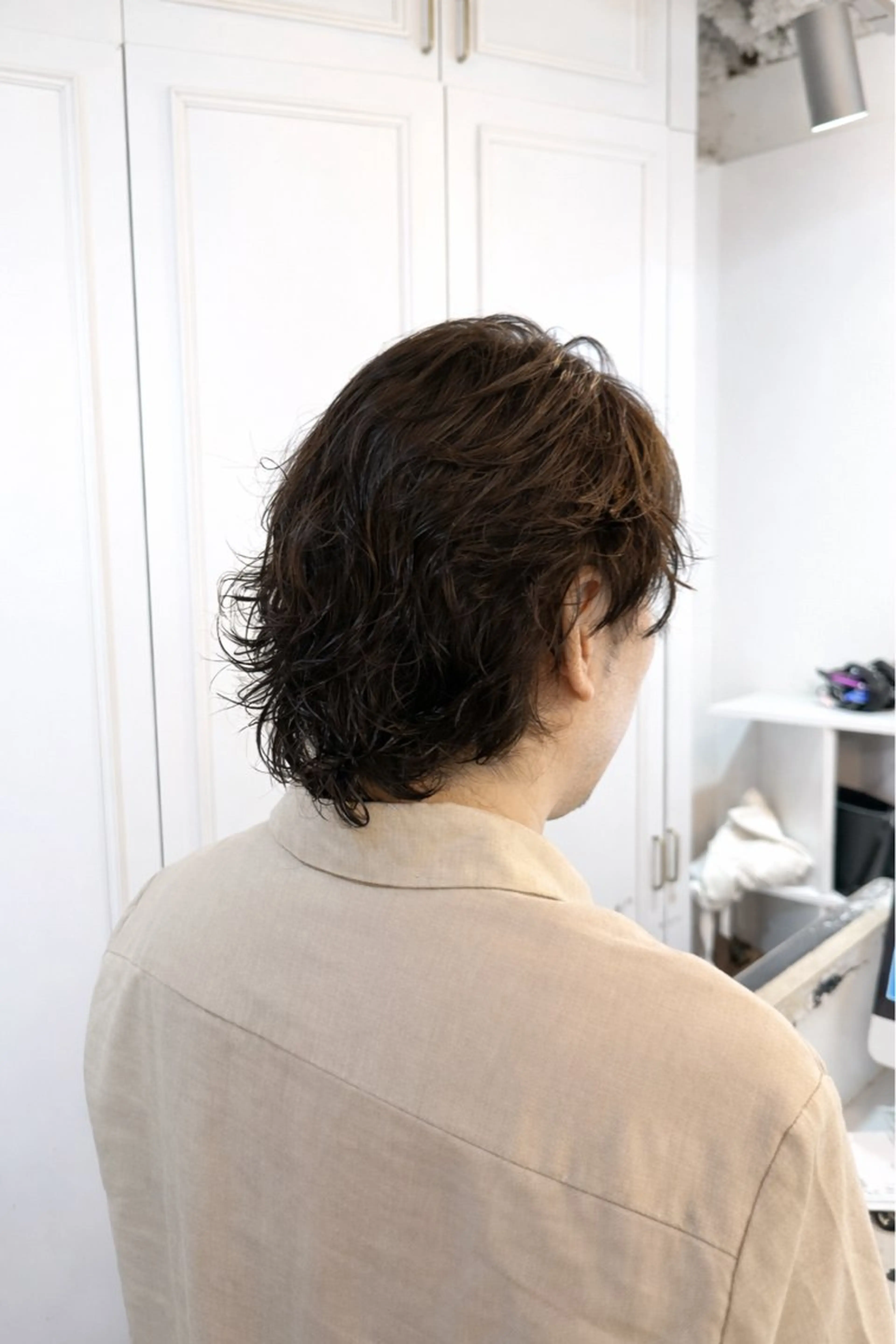 ミディアム パーマ メンズ ミディアムパーマ メンズパーマ スパイラルパーマ パーマ トリートメント 🩵つなぎショート✨ パーマスタイル みくのヘアスタイル